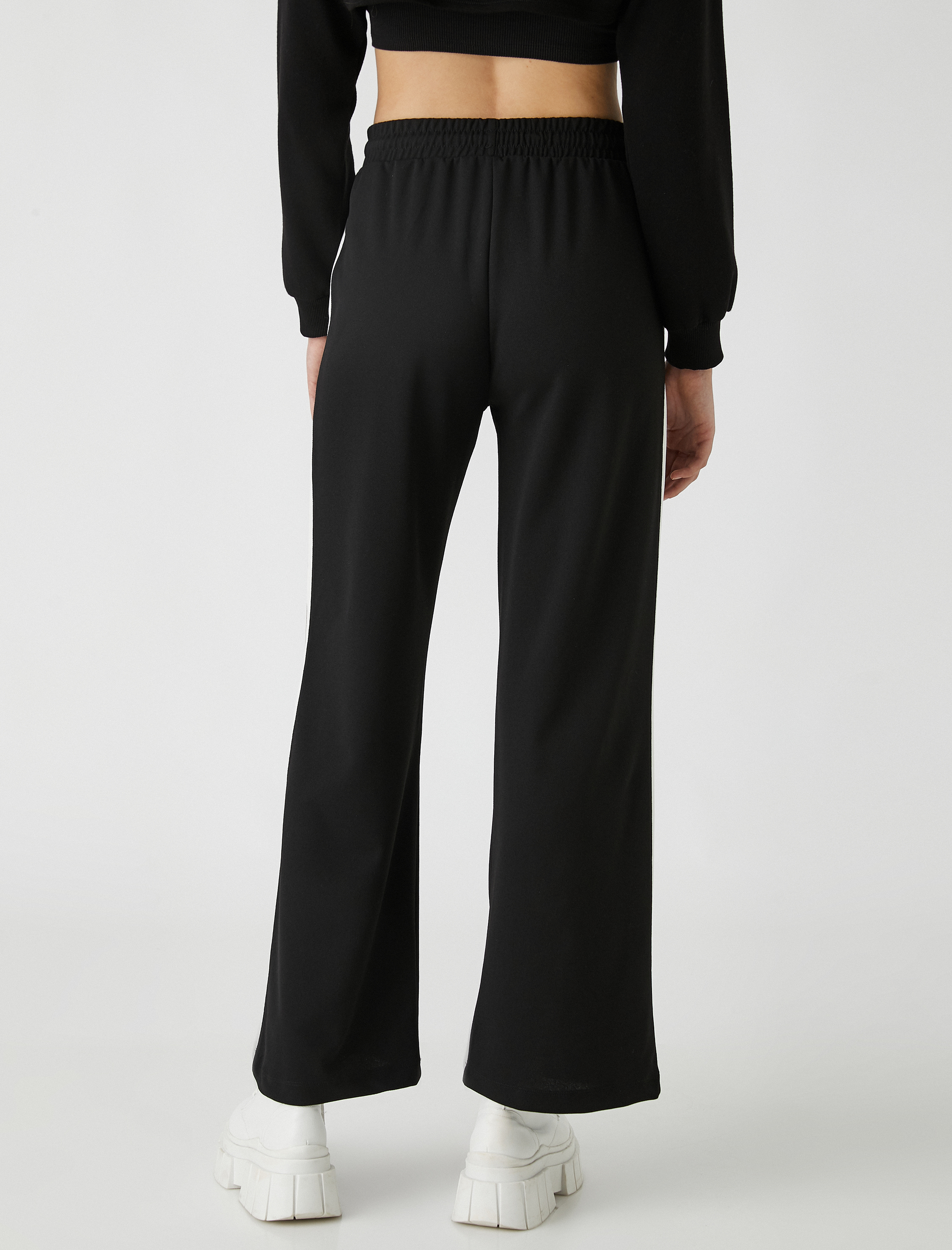   Bol Paça Pantolon Yanları Şeritli