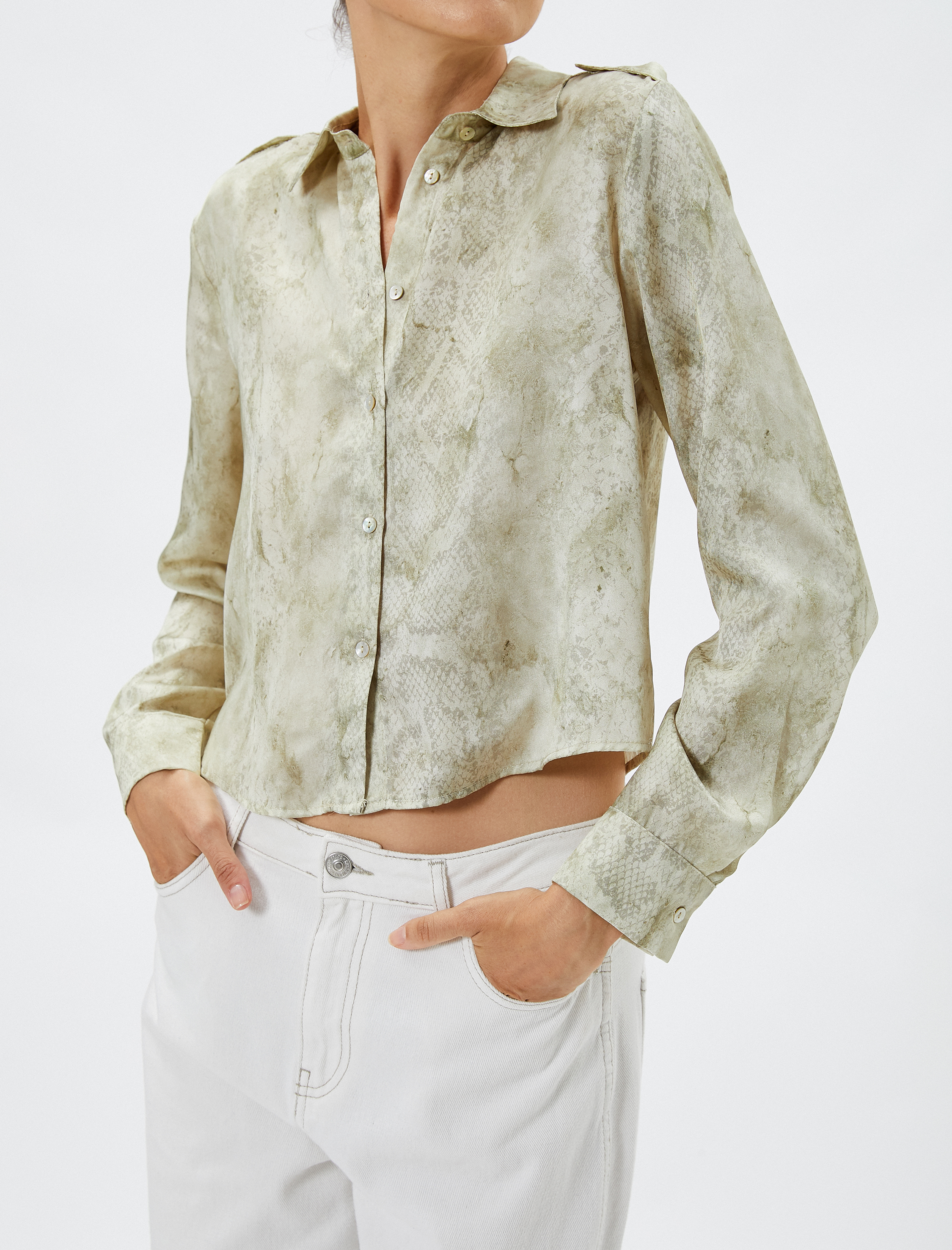   Uzun Kollu Gömlek Yılan Derisi Desenli Düğmeli