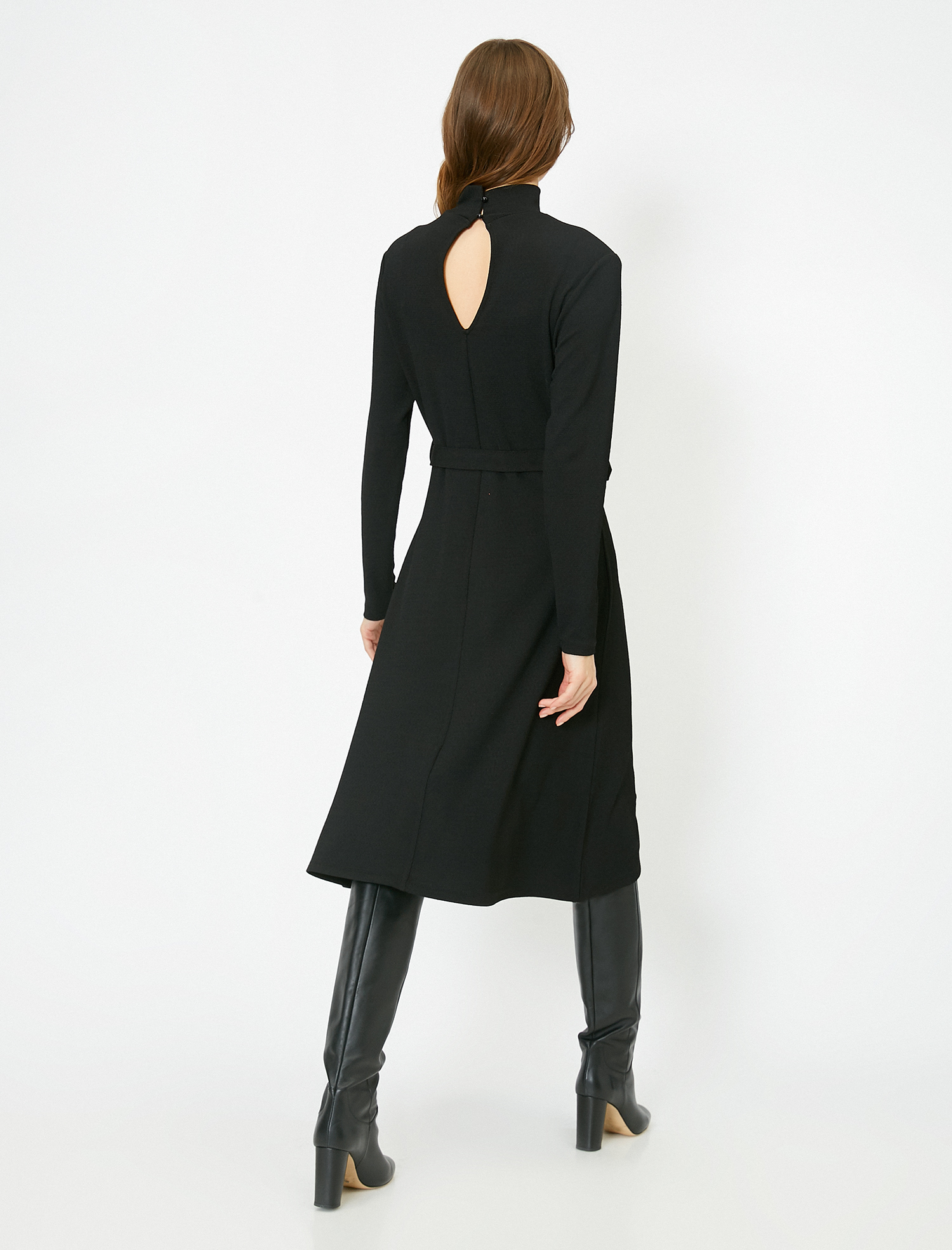   Düğme Detaylı Tişört