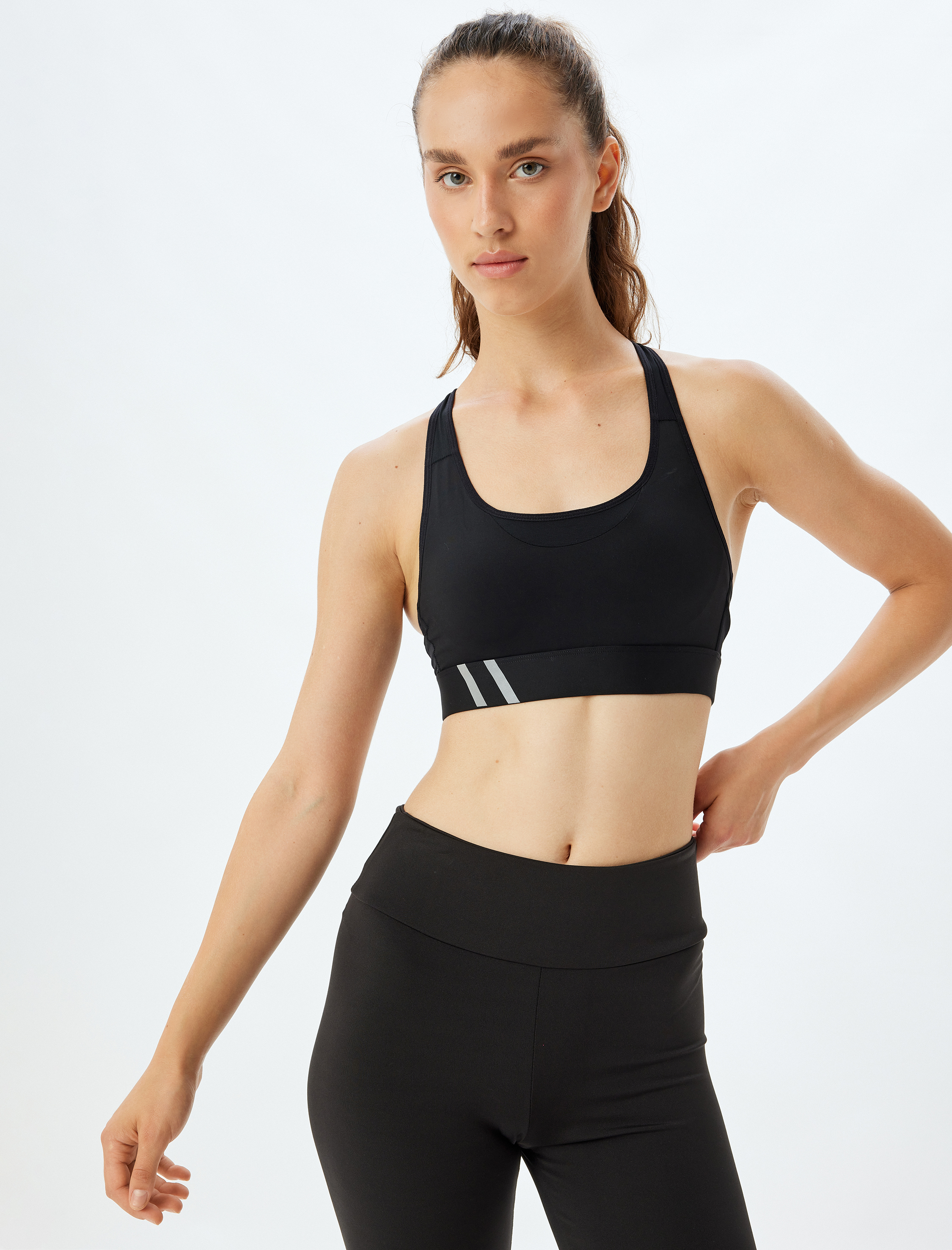   Pencere Detaylı Slim Fit Sporcu Sütyeni