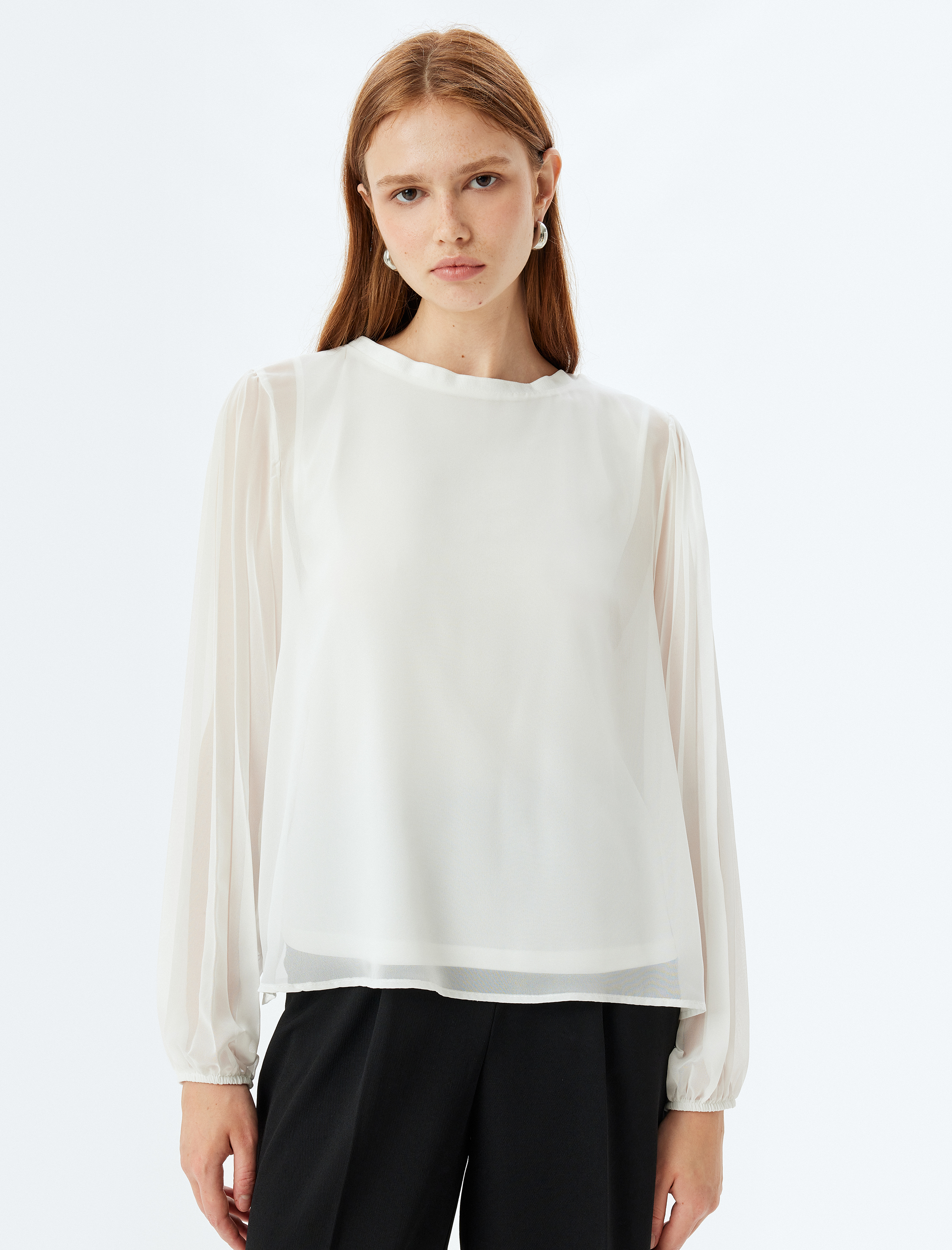 Şifon Bluz Yuvarlak Yaka Uzun Pileli Tül Kollu