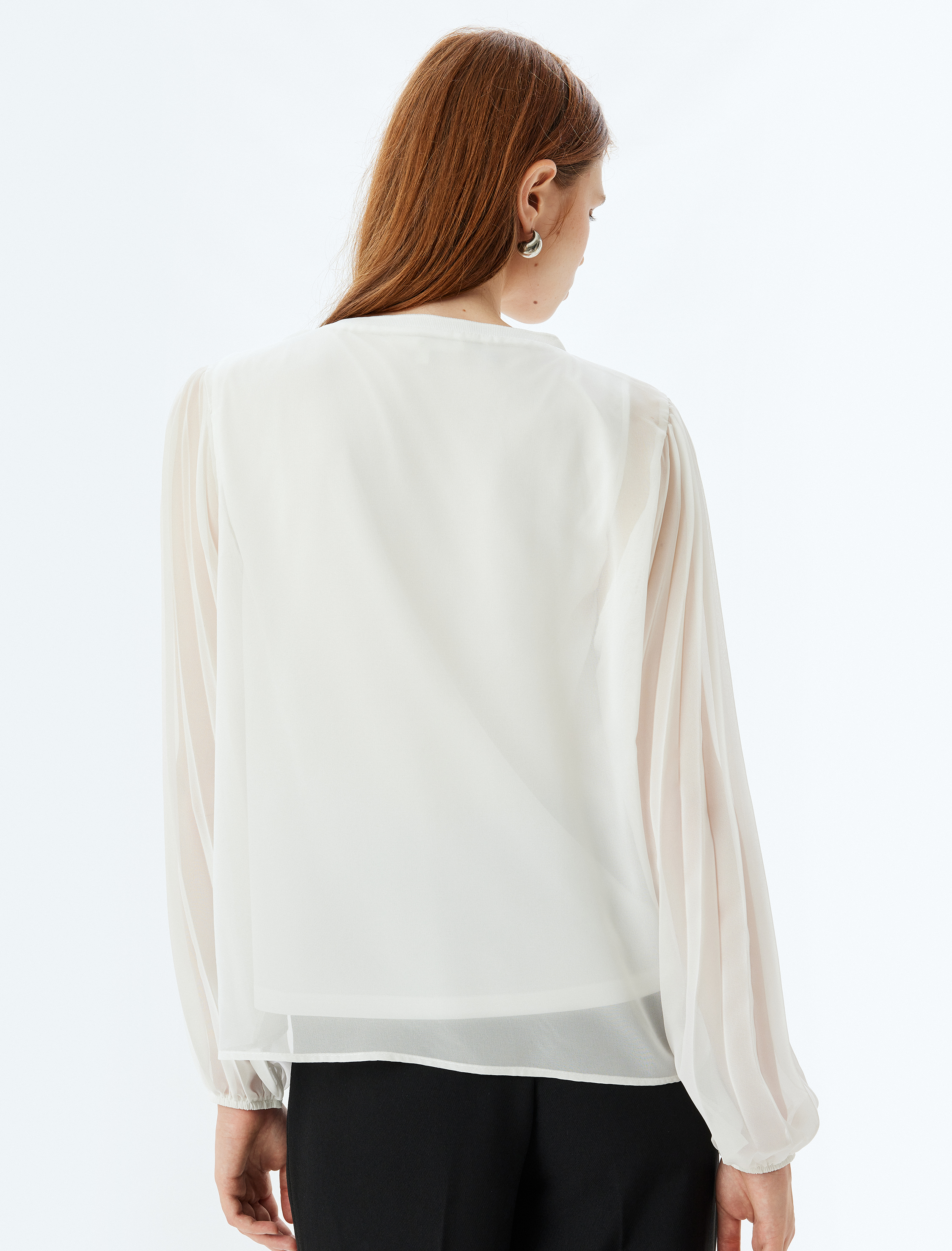 Şifon Bluz Yuvarlak Yaka Uzun Pileli Tül Kollu