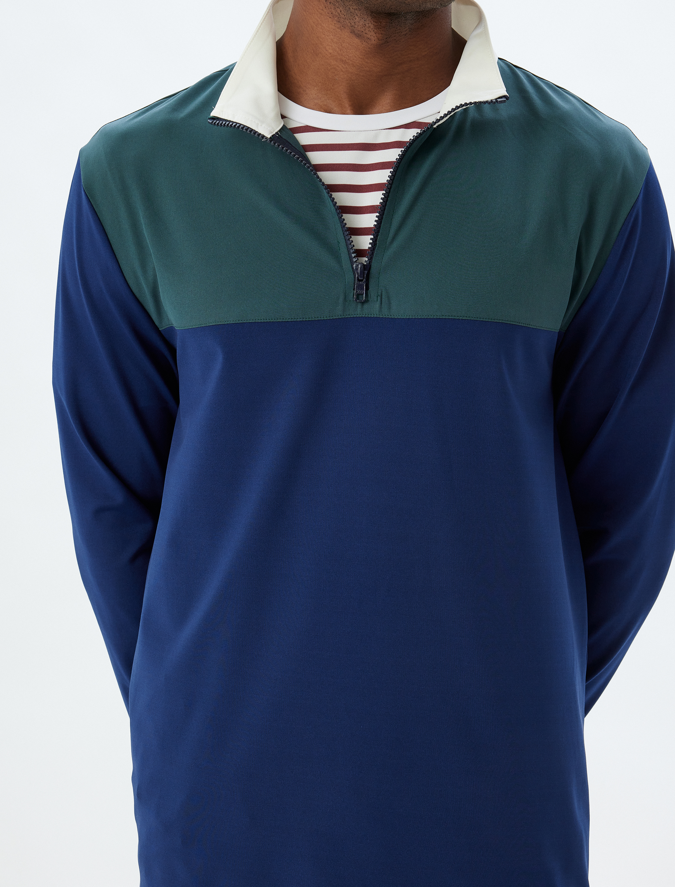 Spor Sweatshirt Dik Yaka Yarım Fermuarlı Arkası Baskılı Renk Kontrastlı İnterlok Kumaş