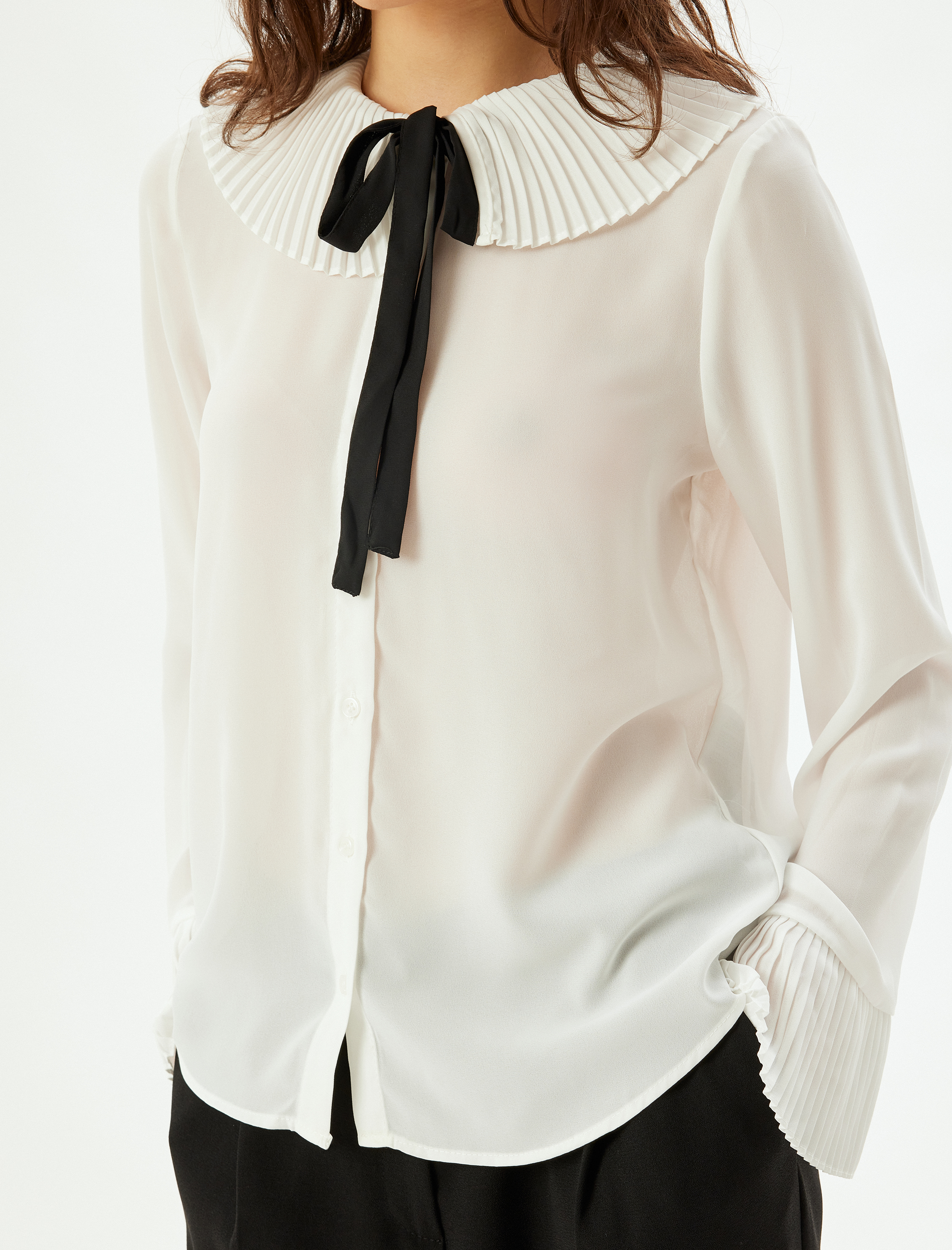   Fırfırlı Bebe Yaka Gömlek Bağlama Detaylı Uzun Çan Kollu