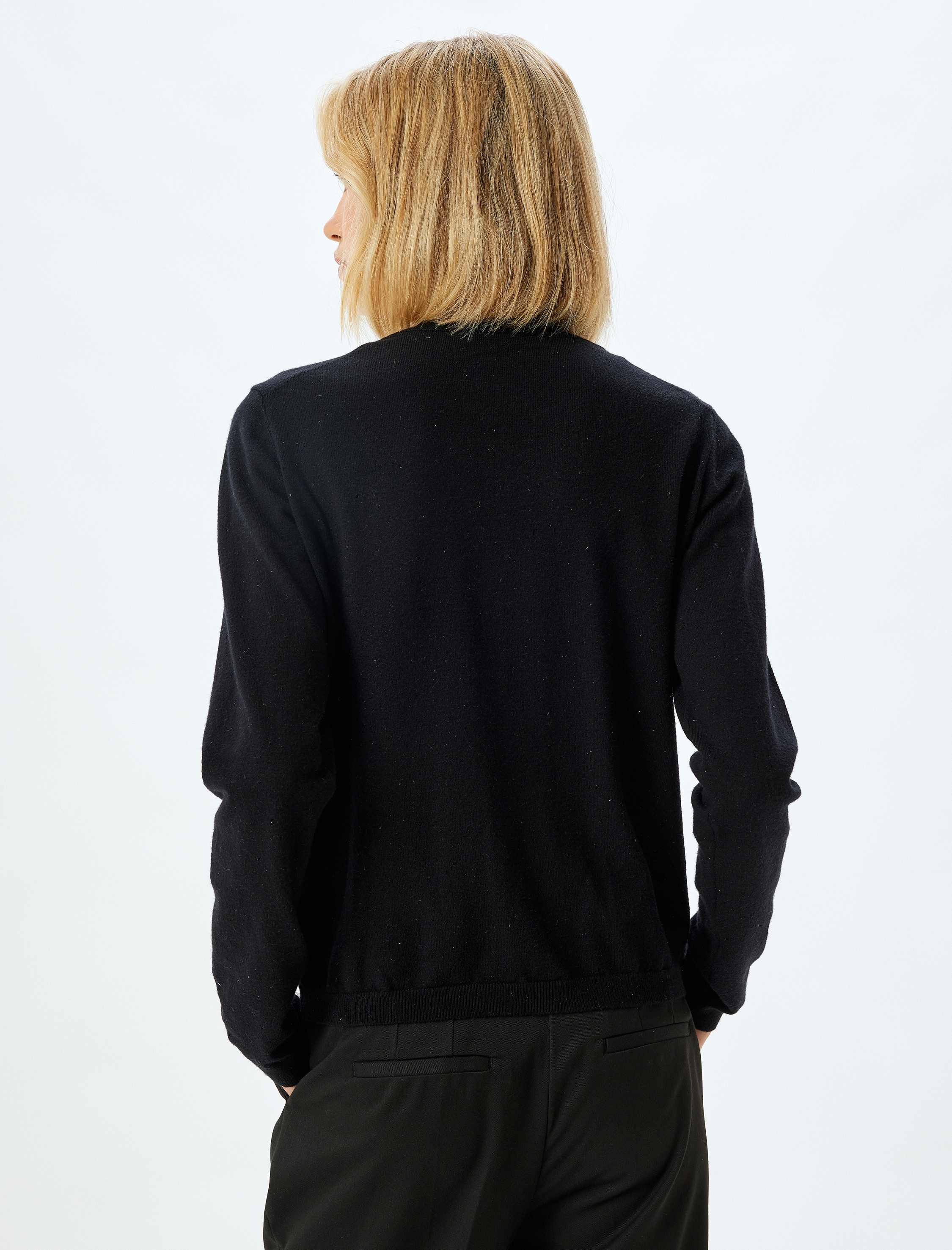 Triko Hırka Uzun Kollu Yuvarlak Yaka Düğmeli