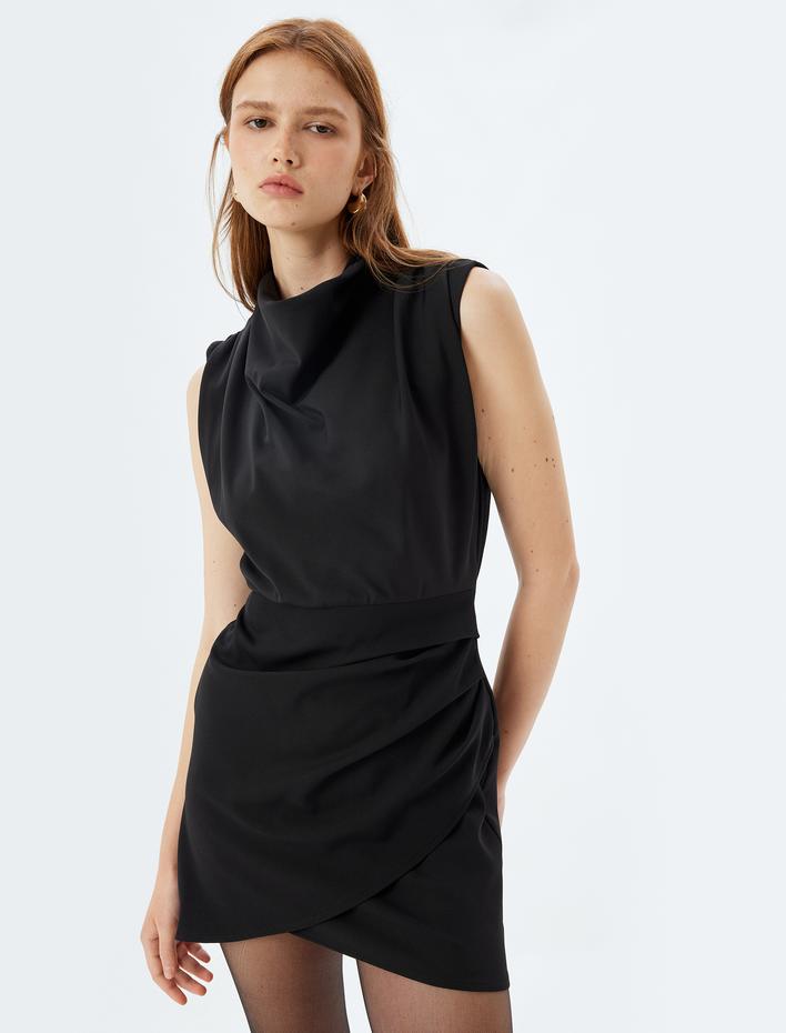  Kruvaze Mini Elbise Kolsuz Dik Yaka Drape Detaylı