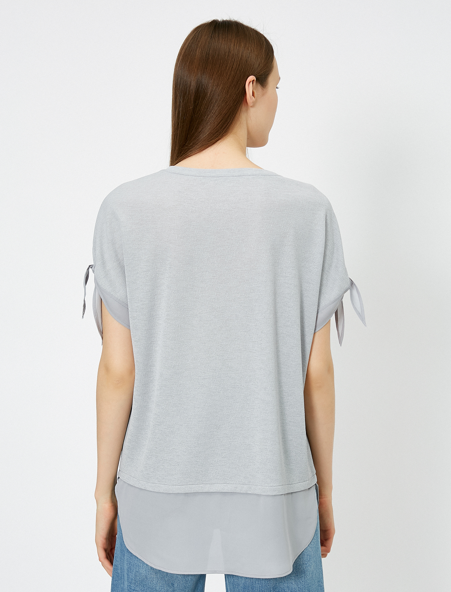   Kol ve Etek Ucu Detaylı Bisiklet Yaka Tişört