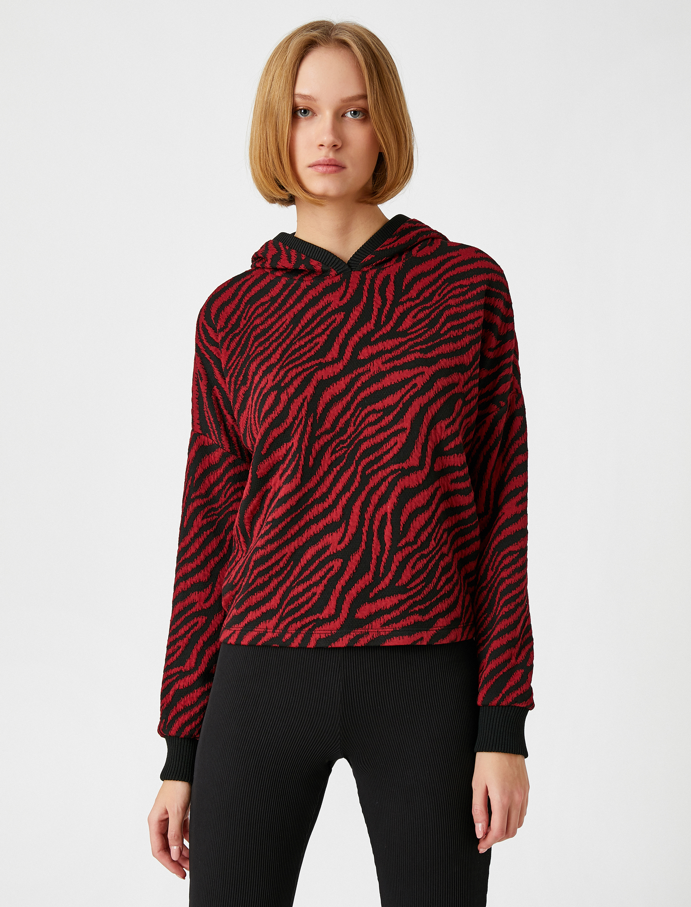   Kapüşonlu Desenli Sweatshirt