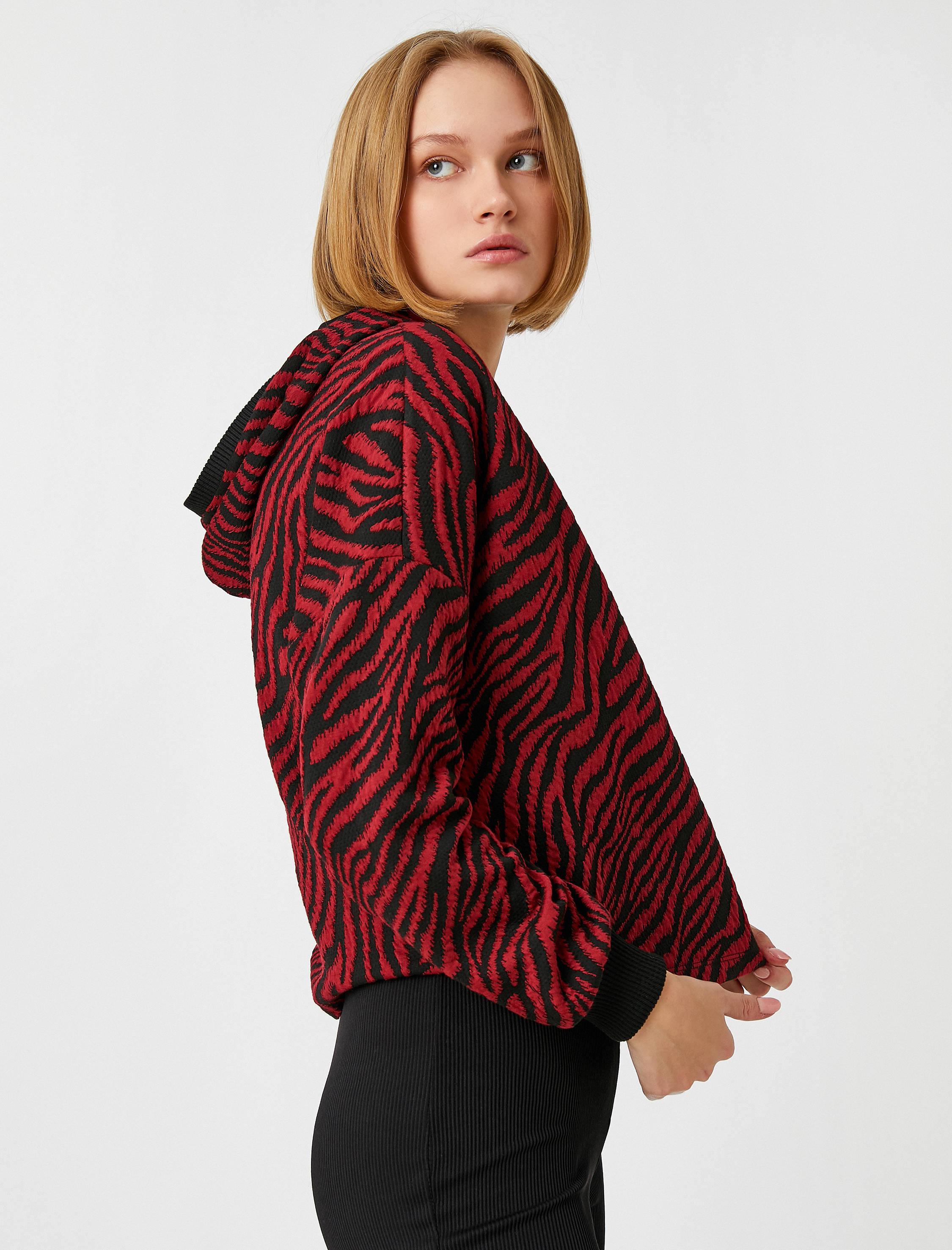   Kapüşonlu Desenli Sweatshirt