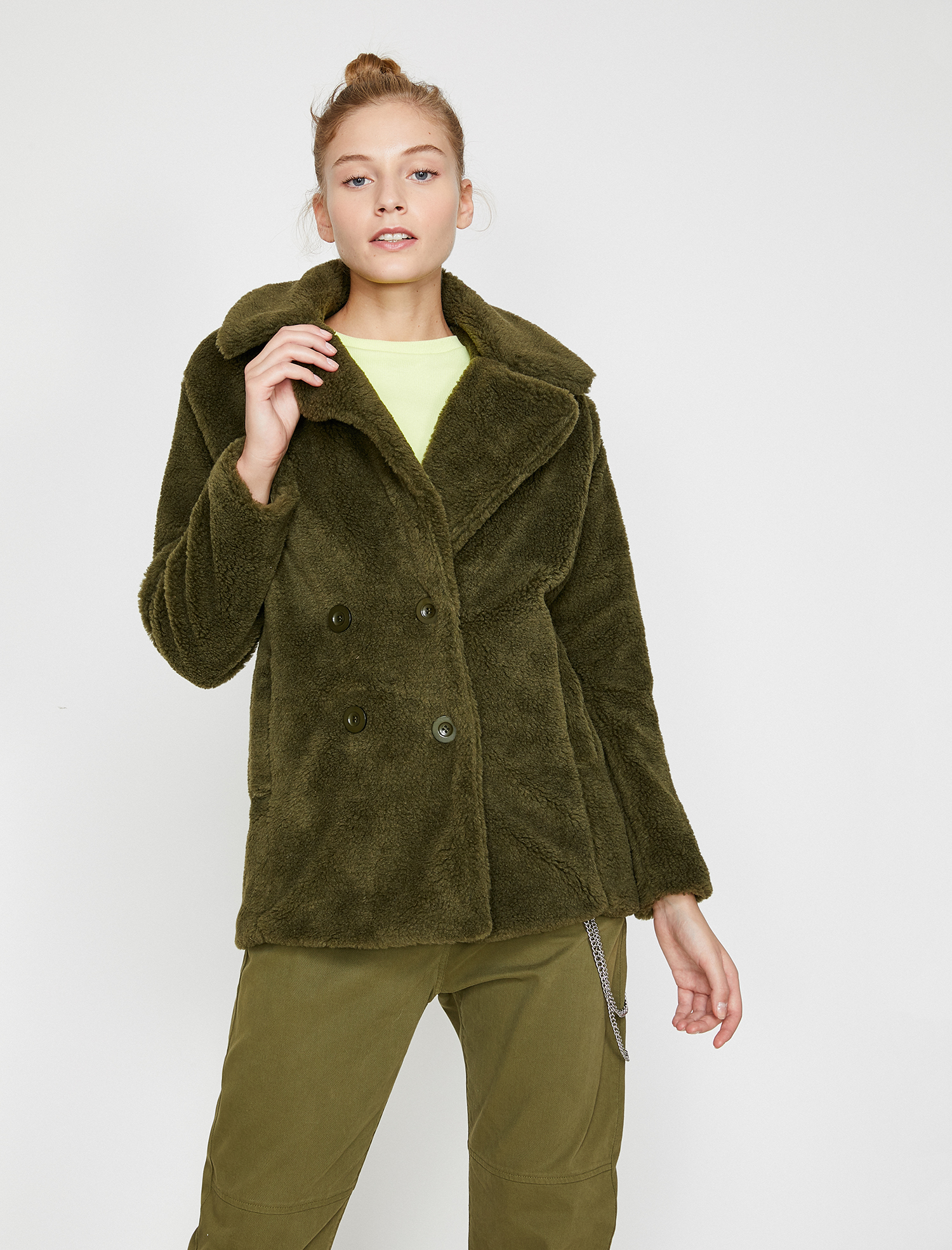   Düğme Detaylı Kaban