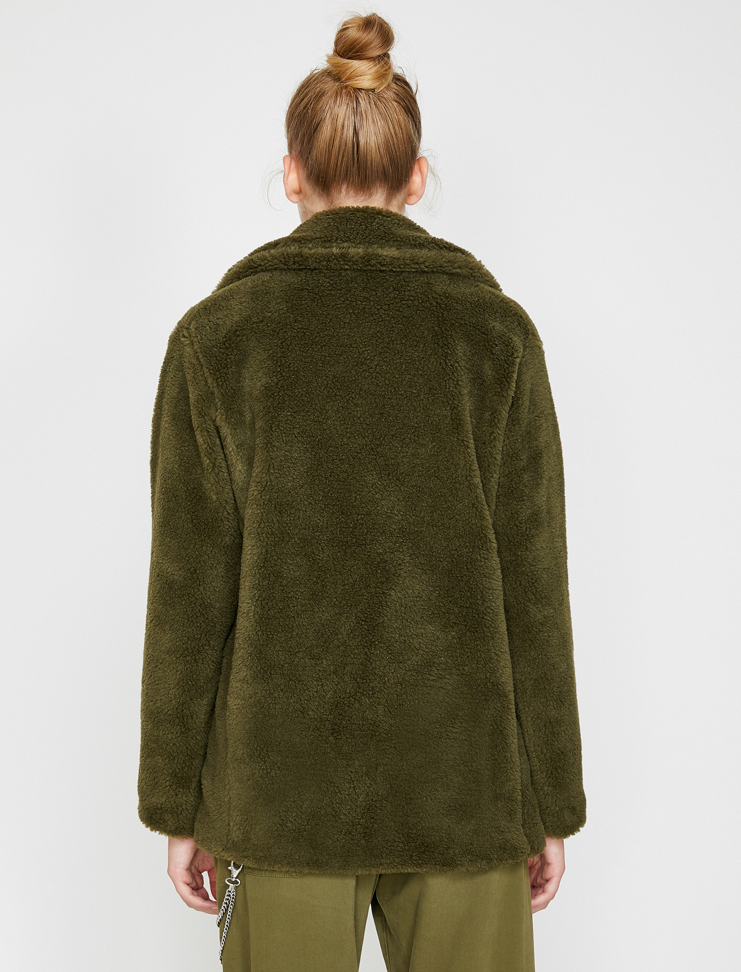   Düğme Detaylı Kaban