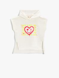 Kalp Baskılı Kapüşonlu Kolsuz Sweatshirt Kesik Detaylı
