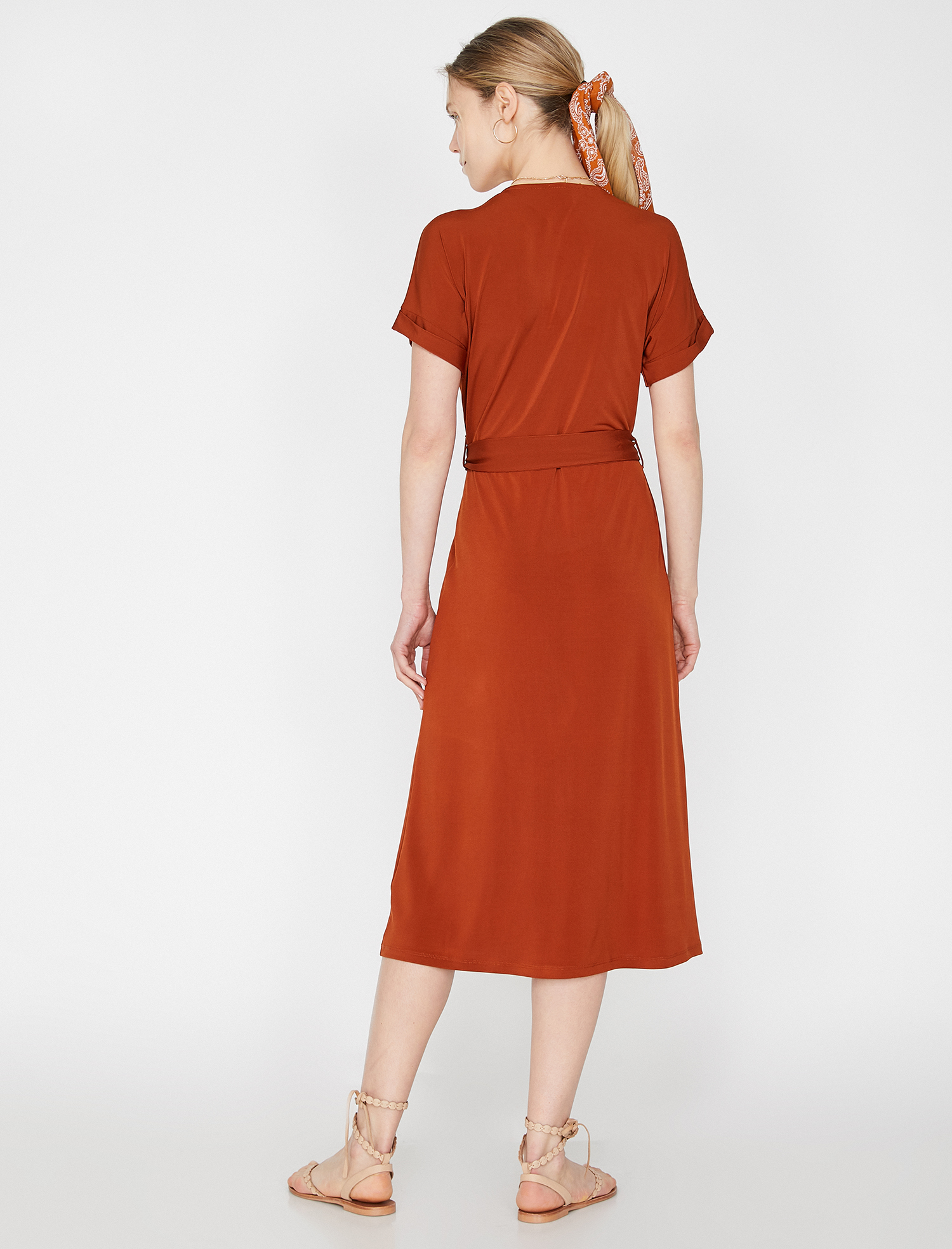   Düğme Detaylı Elbise