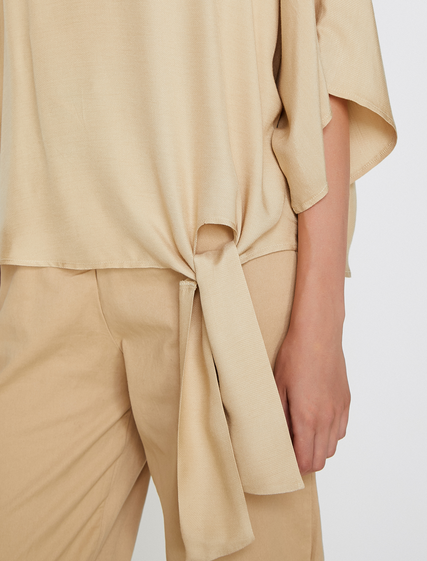   Beli Bağlamalı Bluz