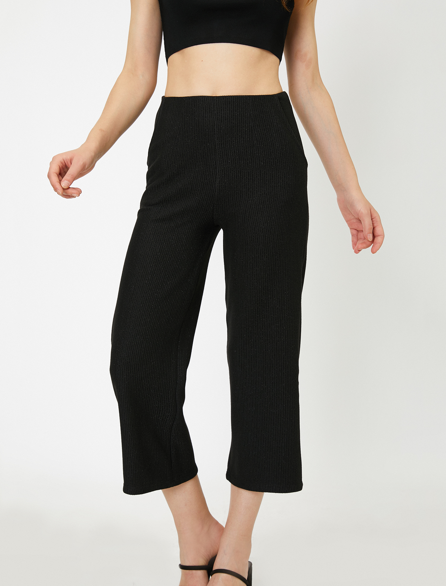   Düğme Detaylı Tişört