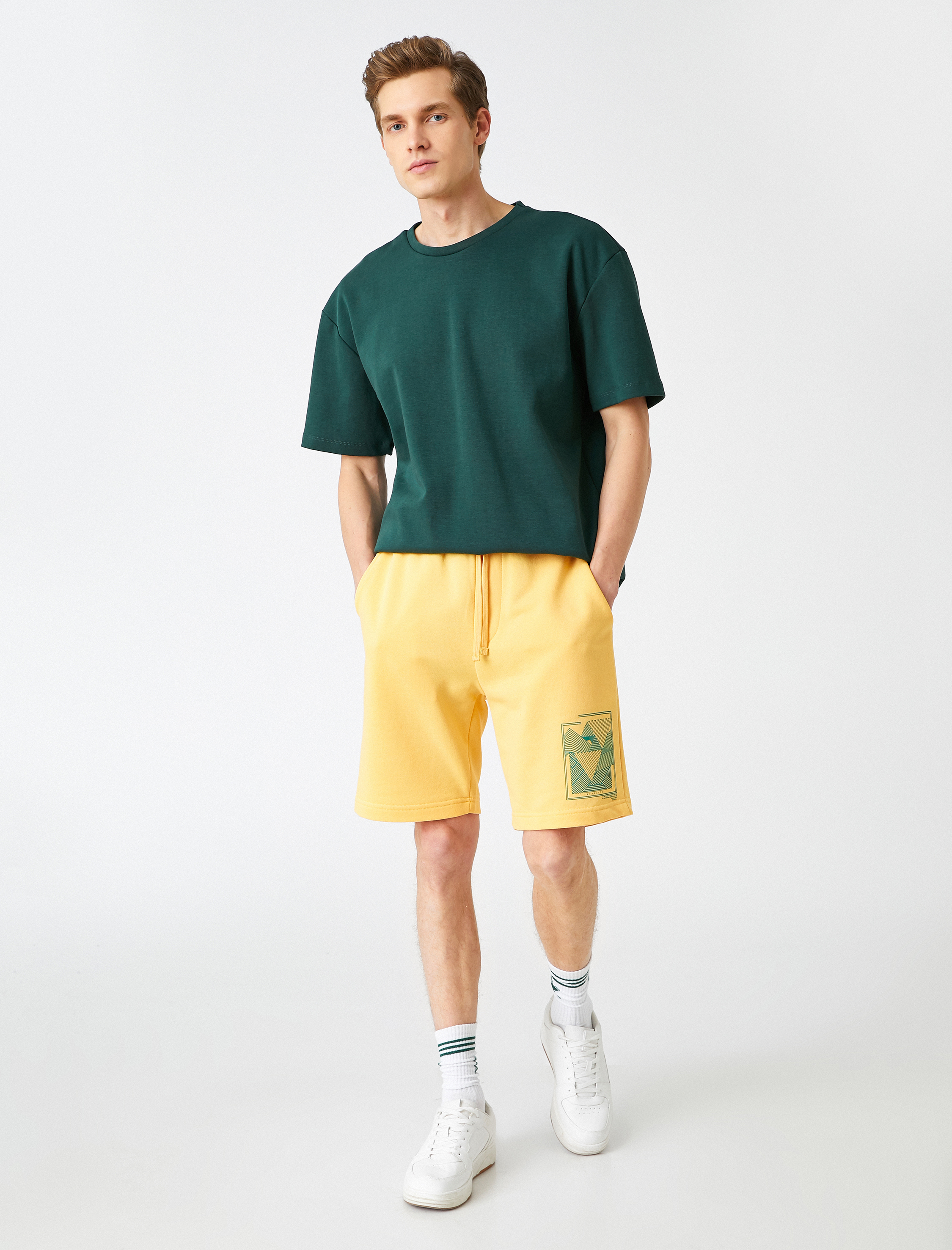   Beli Bağcıklı Baskılı Şort