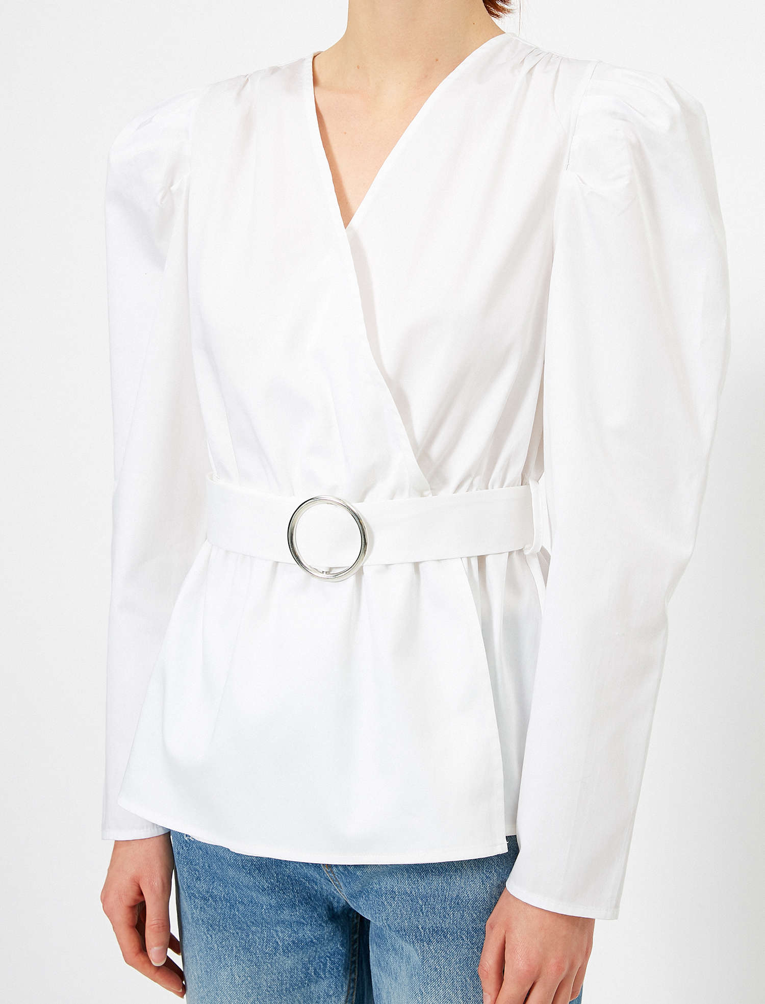   Kemer Detaylı Poplin Bluz