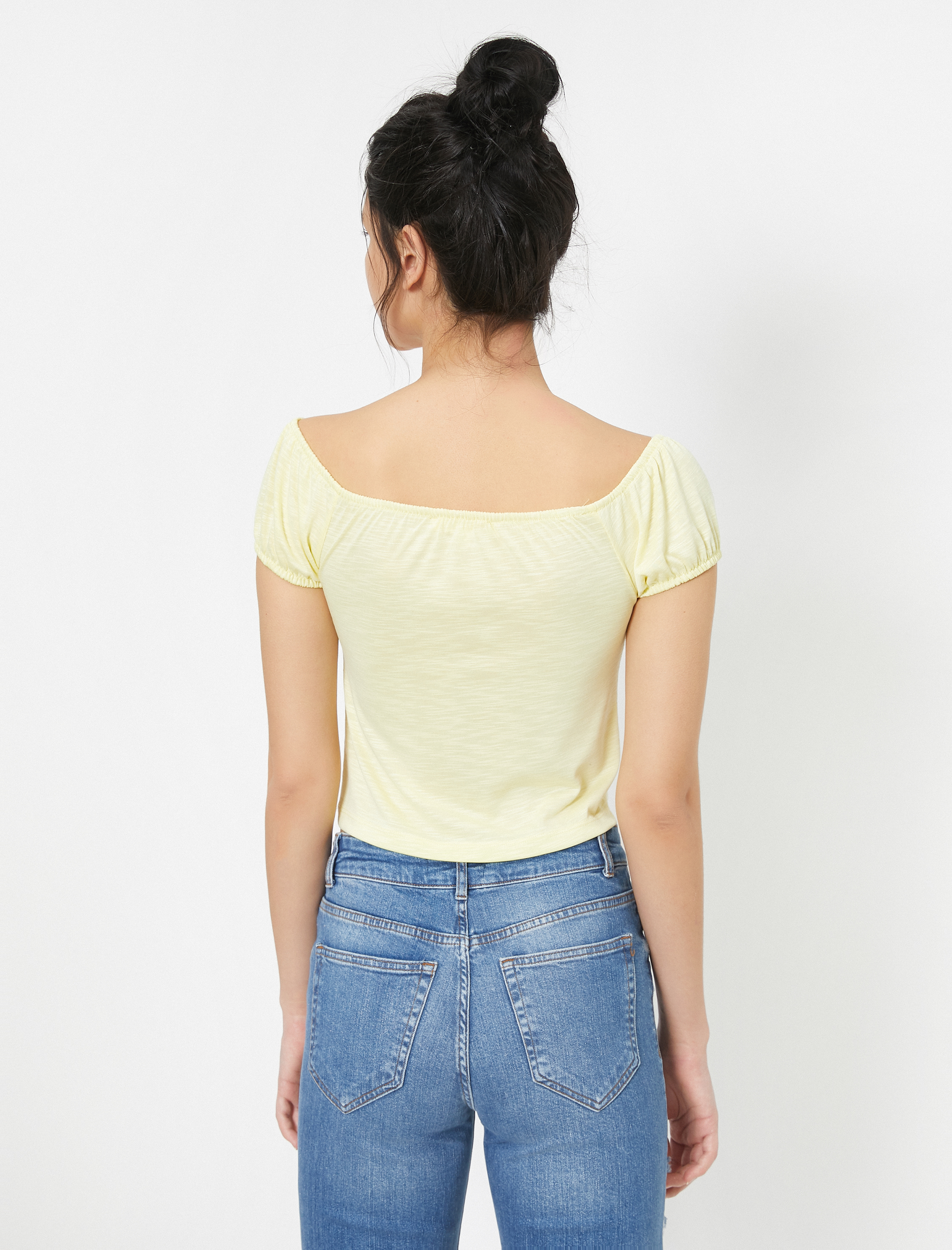   Omzu Açık Tişört Kısa Kollu