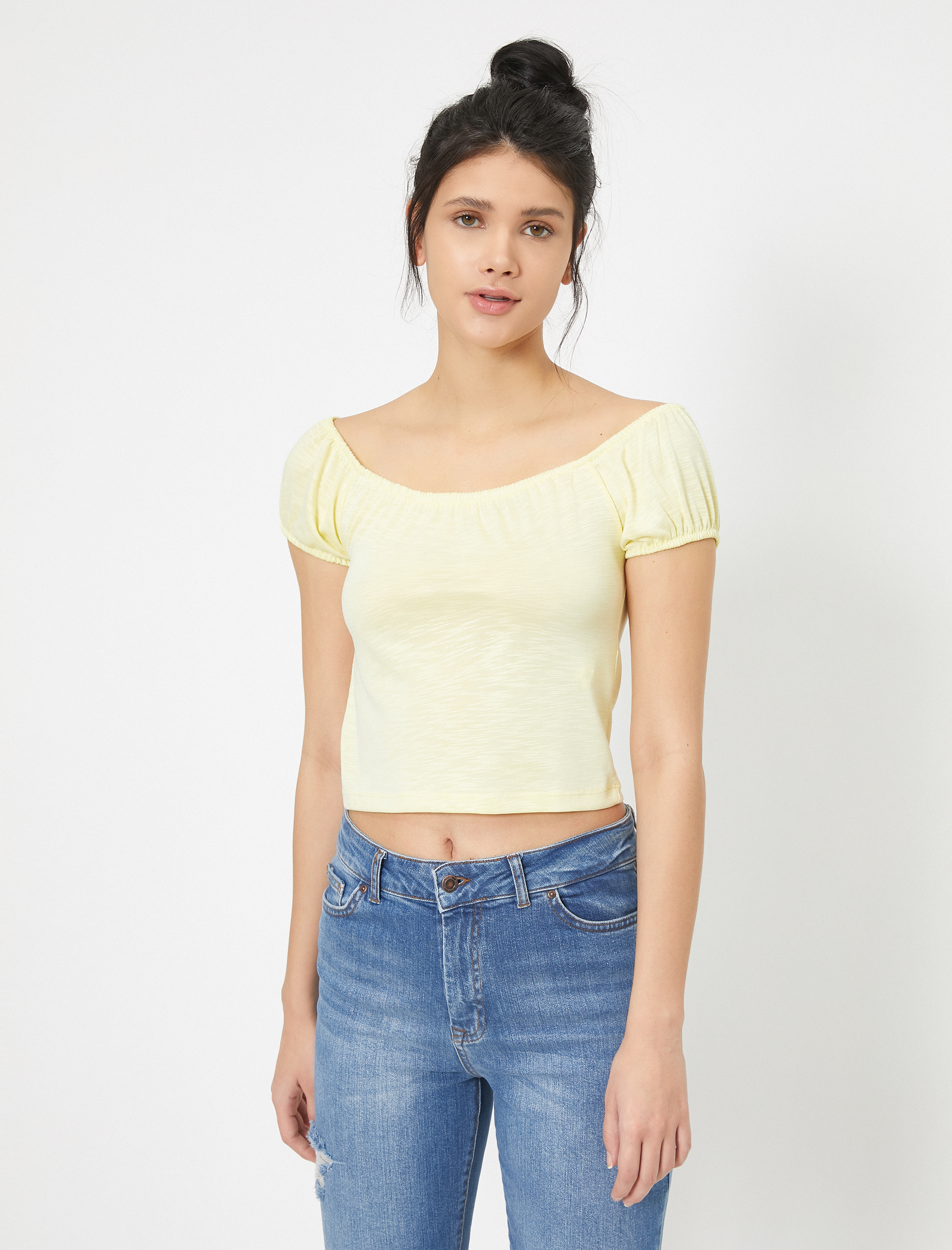   Omzu Açık Tişört Kısa Kollu