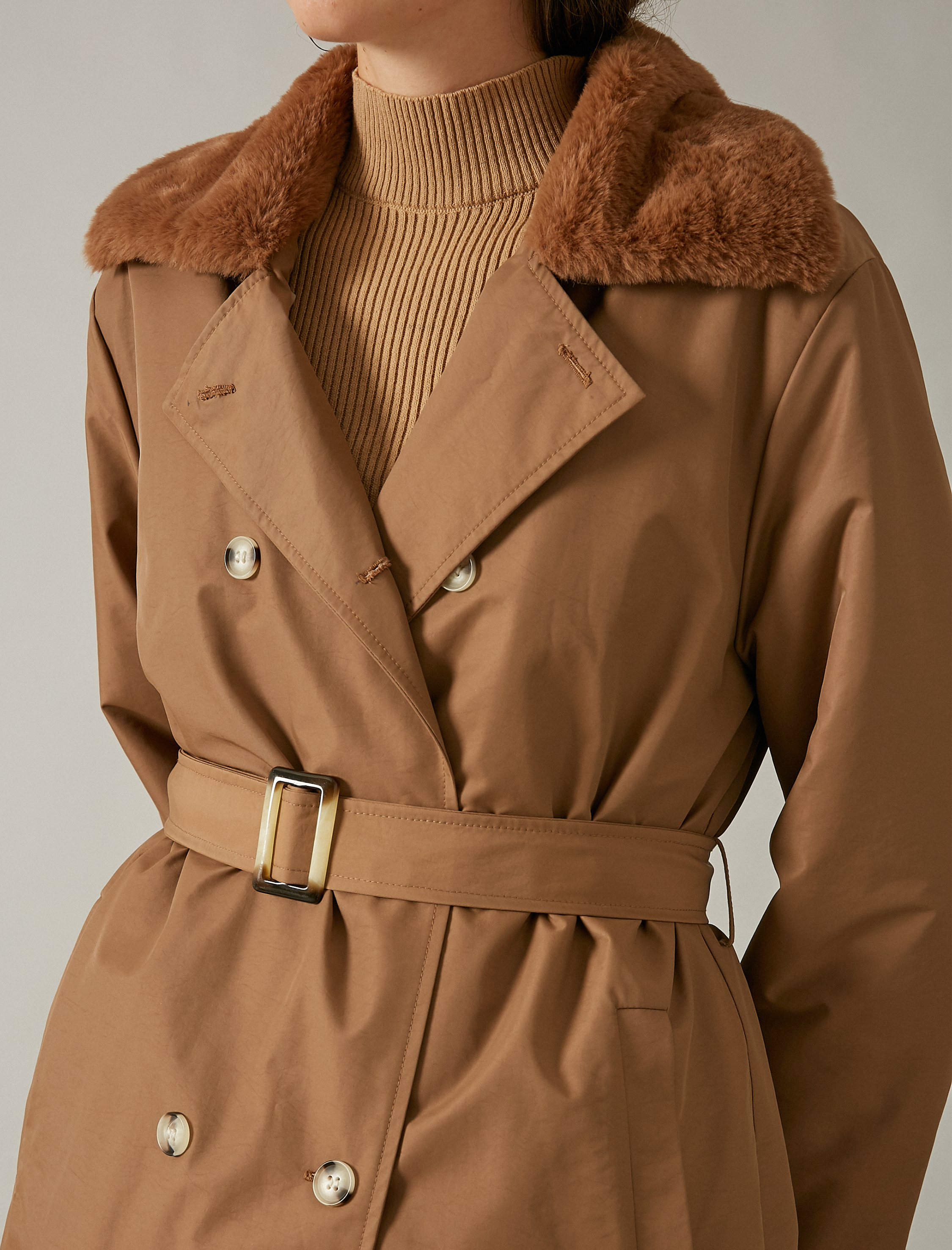 Düğmeli Suni Kürk Detaylı Trençkot