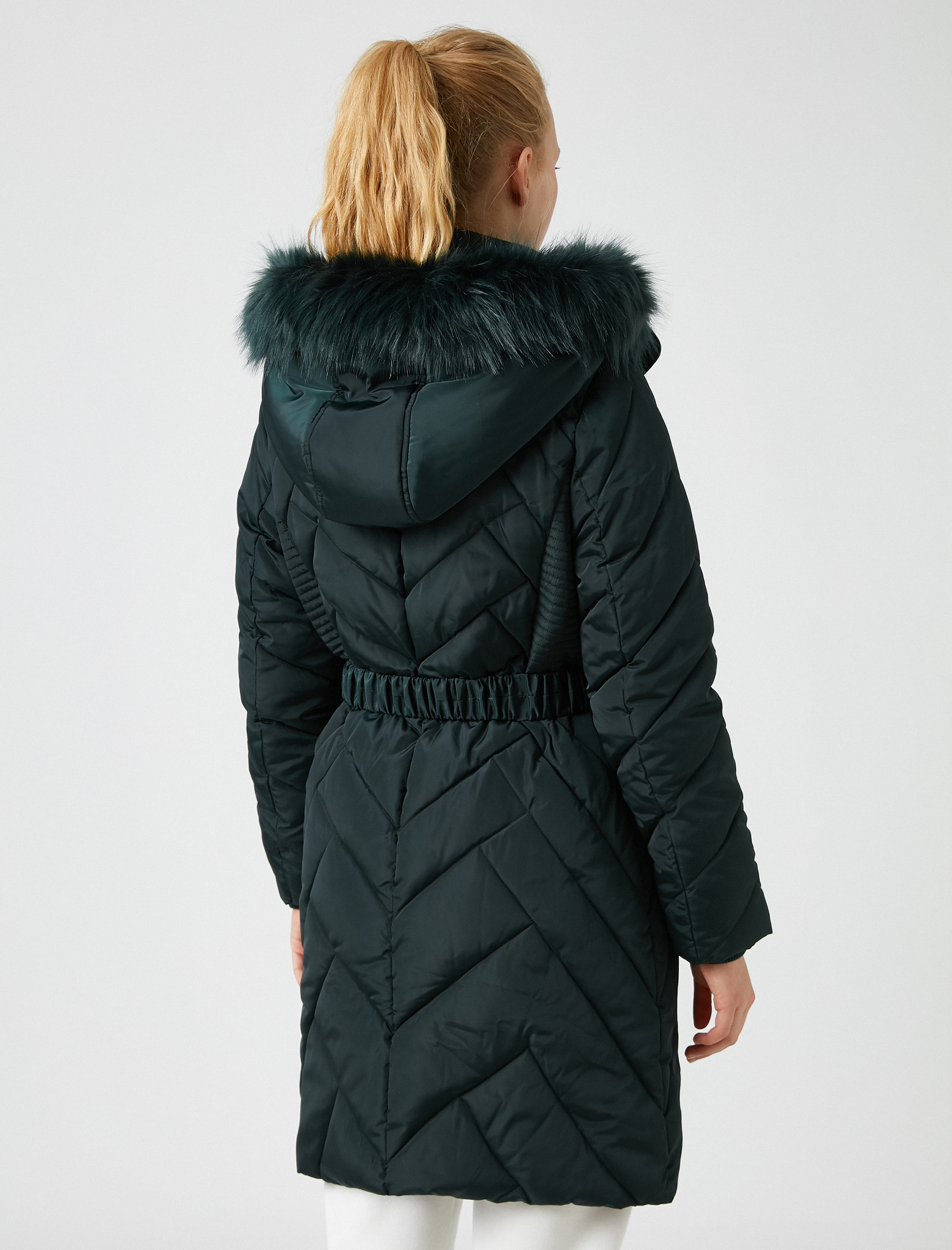   Kapüşonlu Suni Kürk Detaylı Kaban