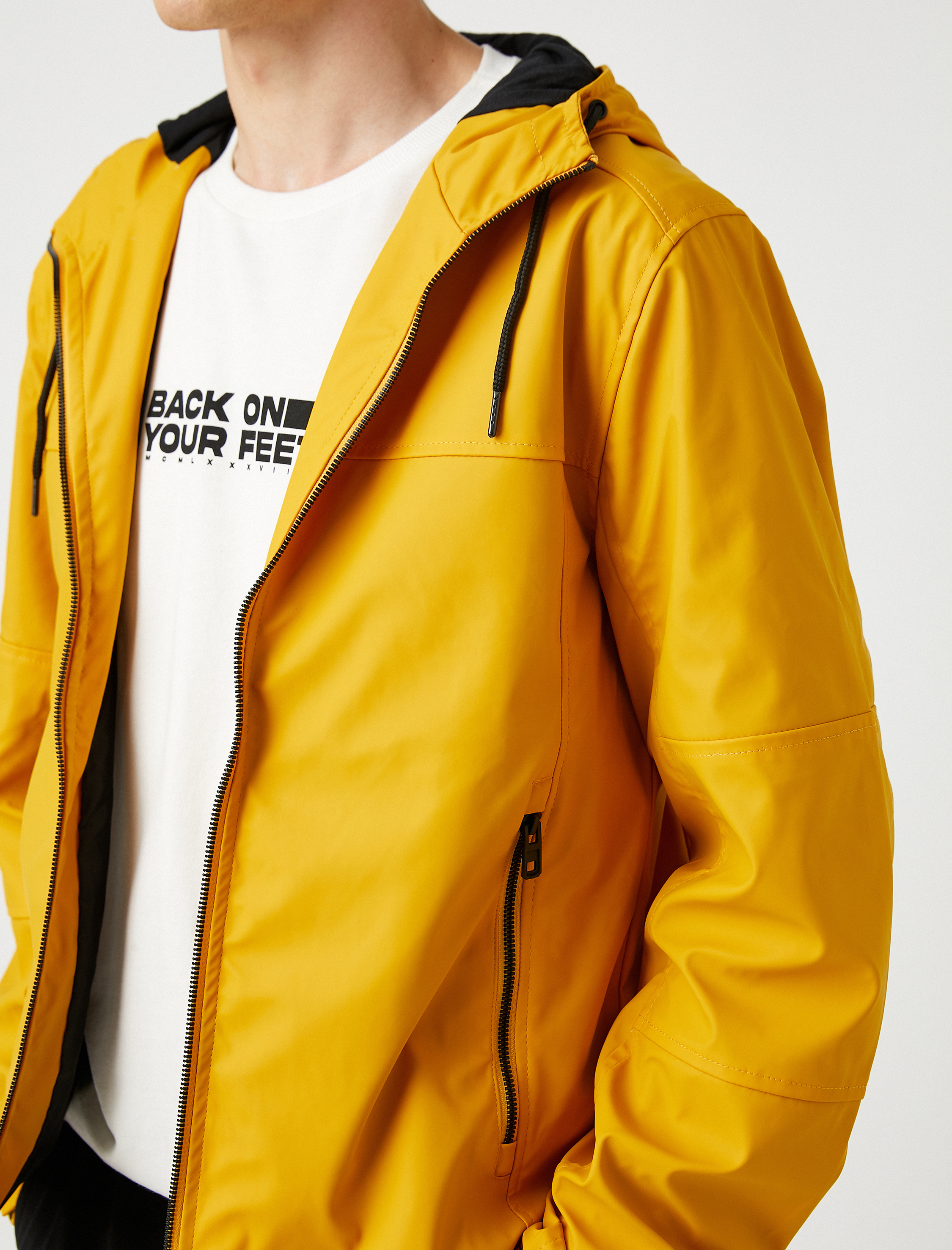   Deri Görünümlü Yağmurluk Kapşonlu Su Geçirmez