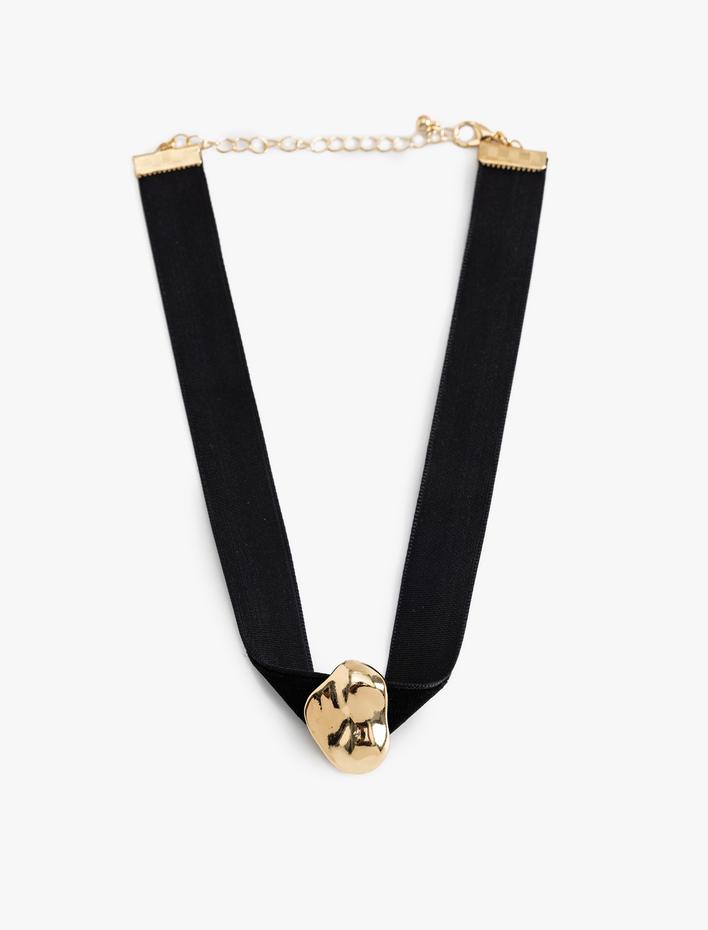 Kadın Choker Kolye Kadife Görünümlü Soyut Toka Detaylı
