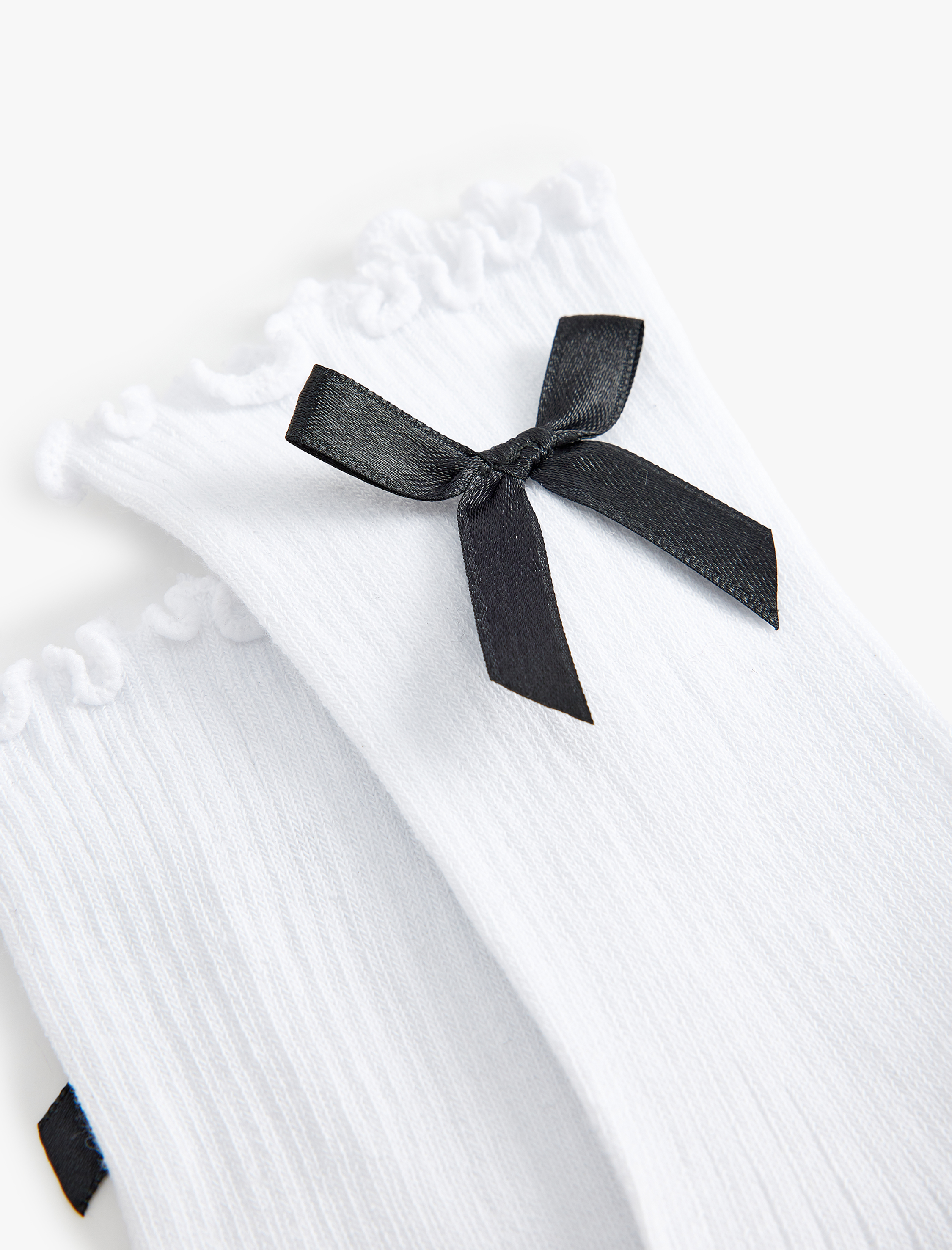  Kadın Fırfırlı Fiyonk Detaylı Soket Çorap