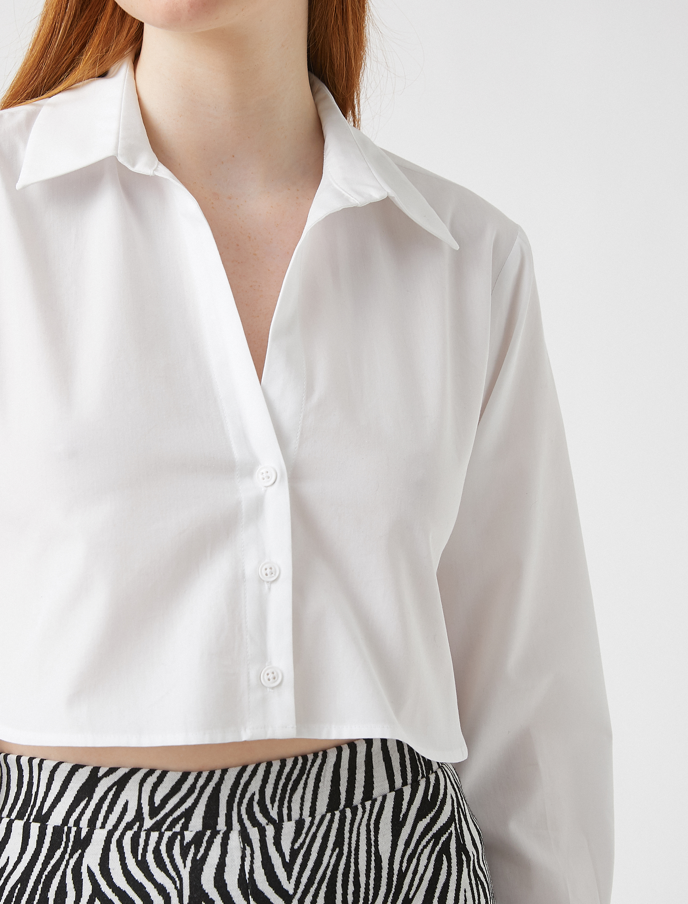   Sırtı Açık Crop Gömlek