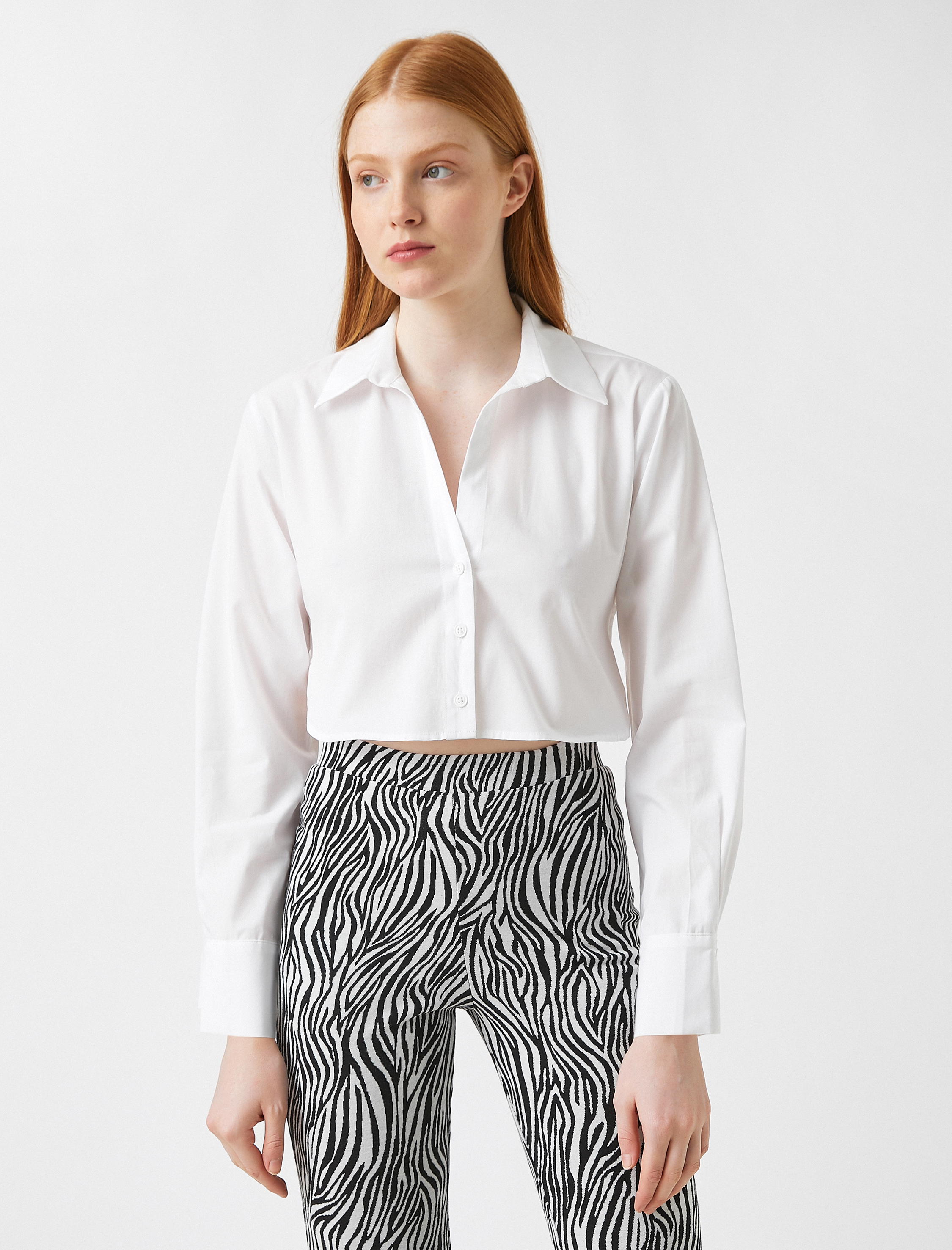   Sırtı Açık Crop Gömlek