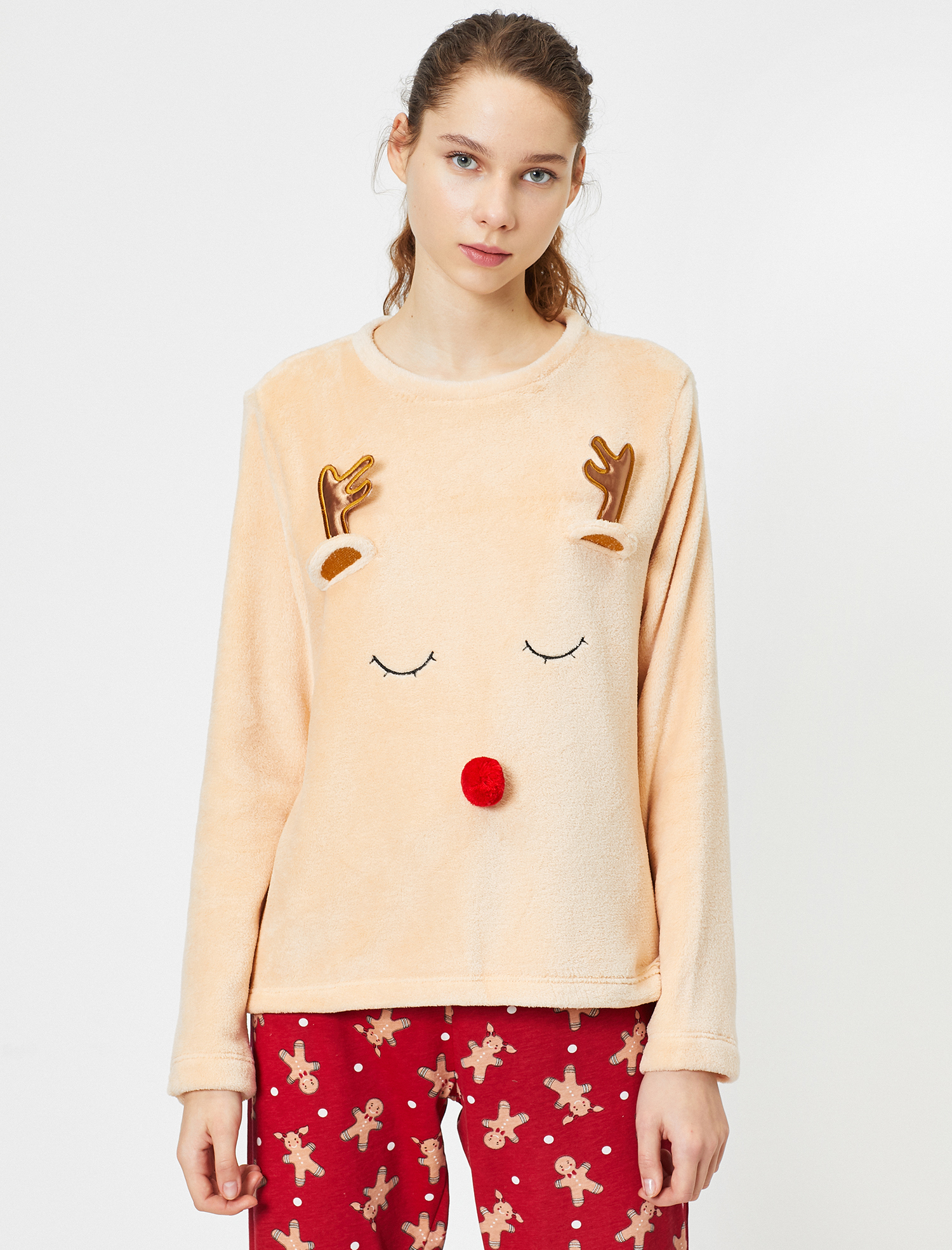   Yılbaşı Temalı Pijama Üstü İşlemeli