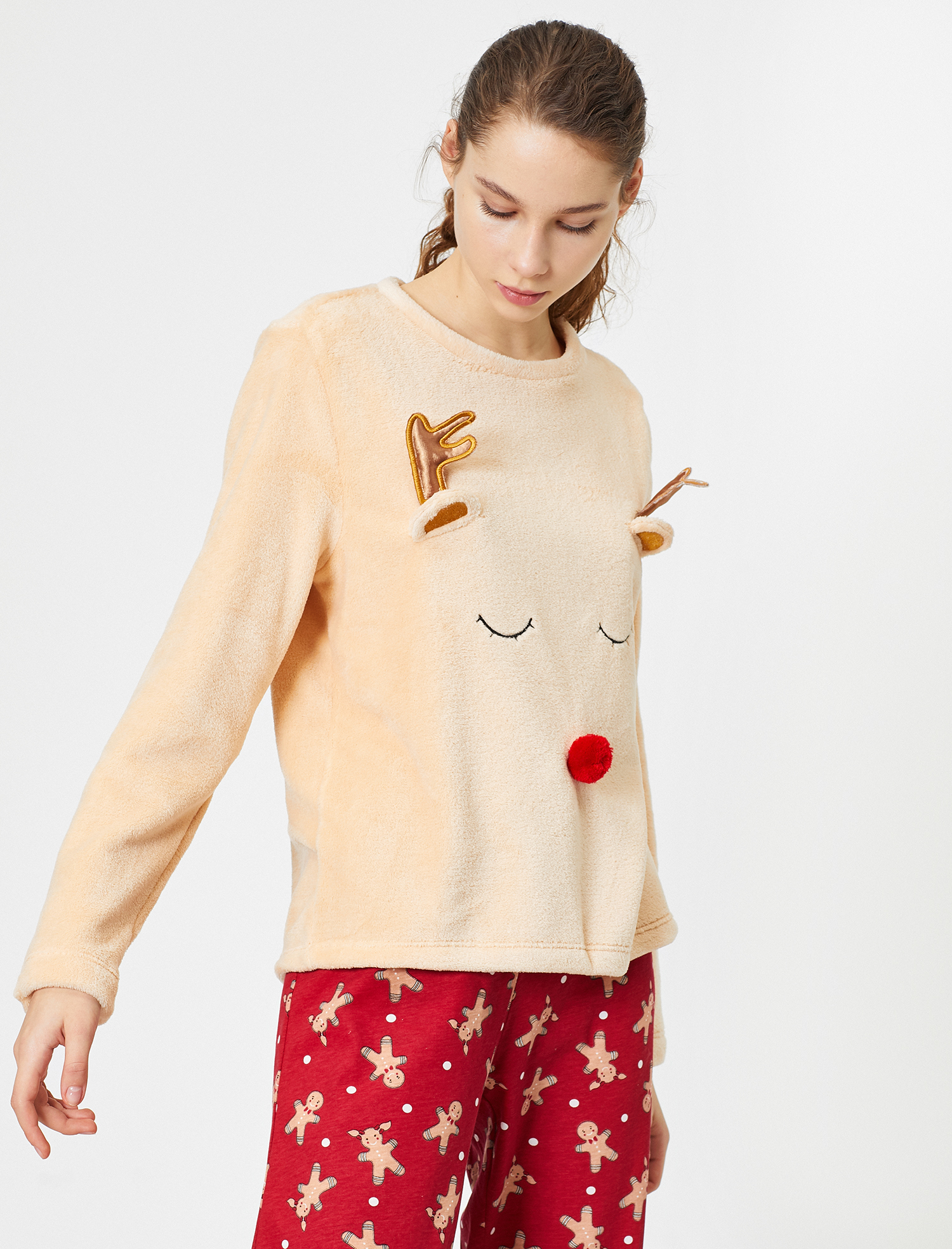   Yılbaşı Temalı Pijama Üstü İşlemeli