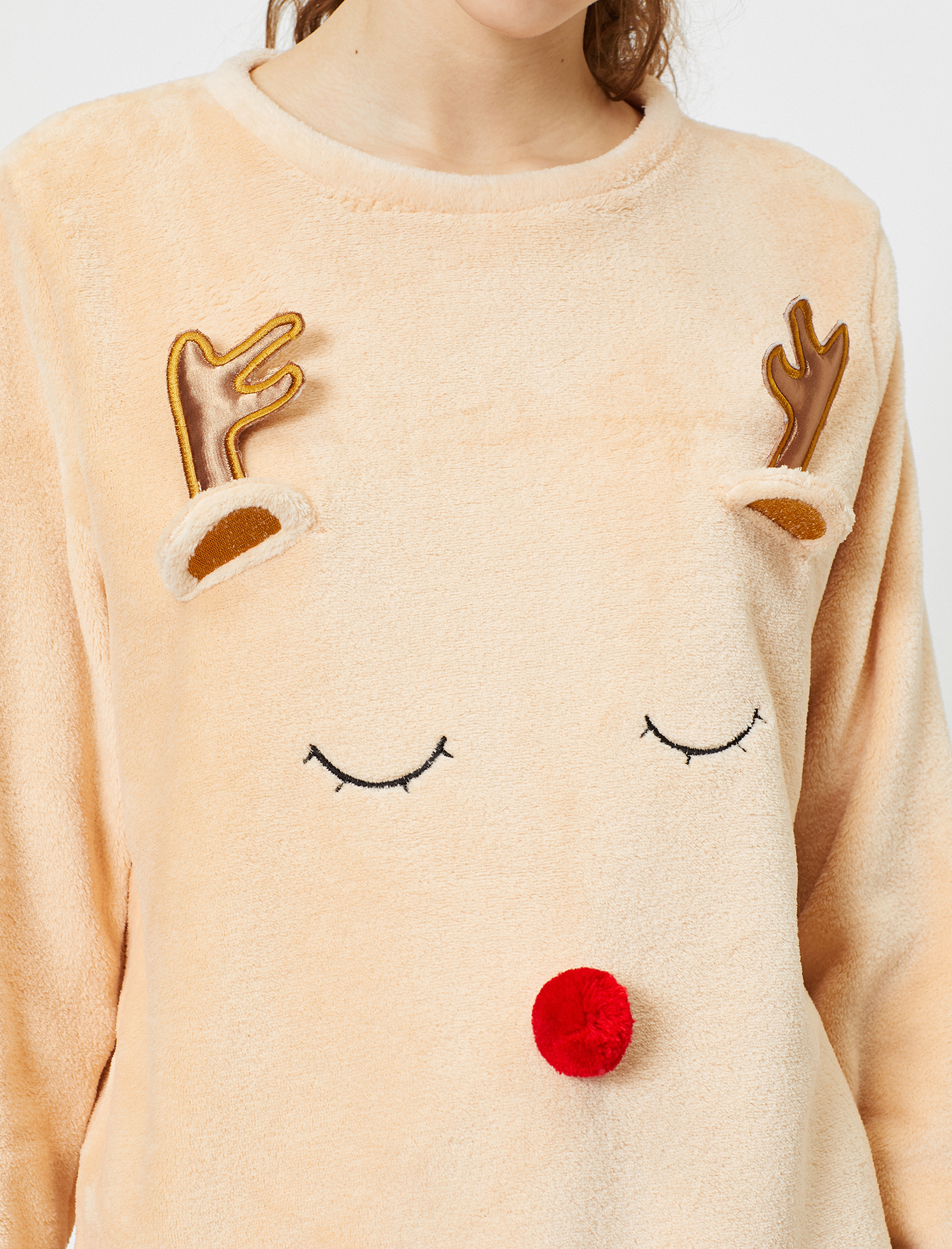   Yılbaşı Temalı Pijama Üstü İşlemeli