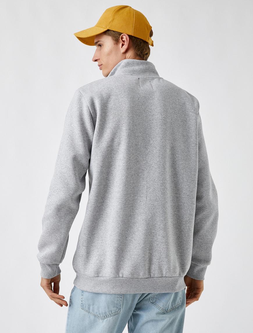   Yarım Fermuarlı Basic Sweatshirt