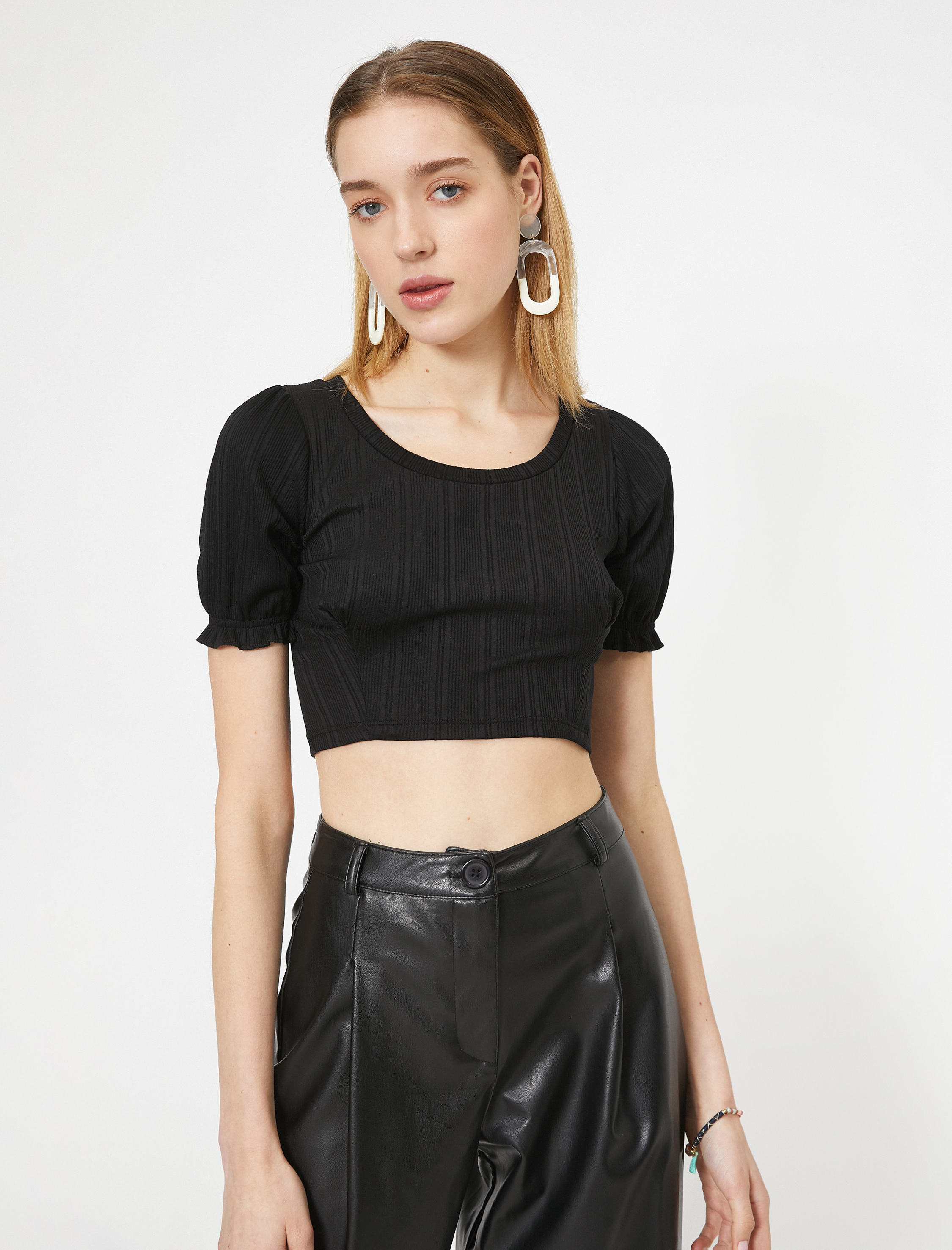   Fırfır Detaylı Tişört