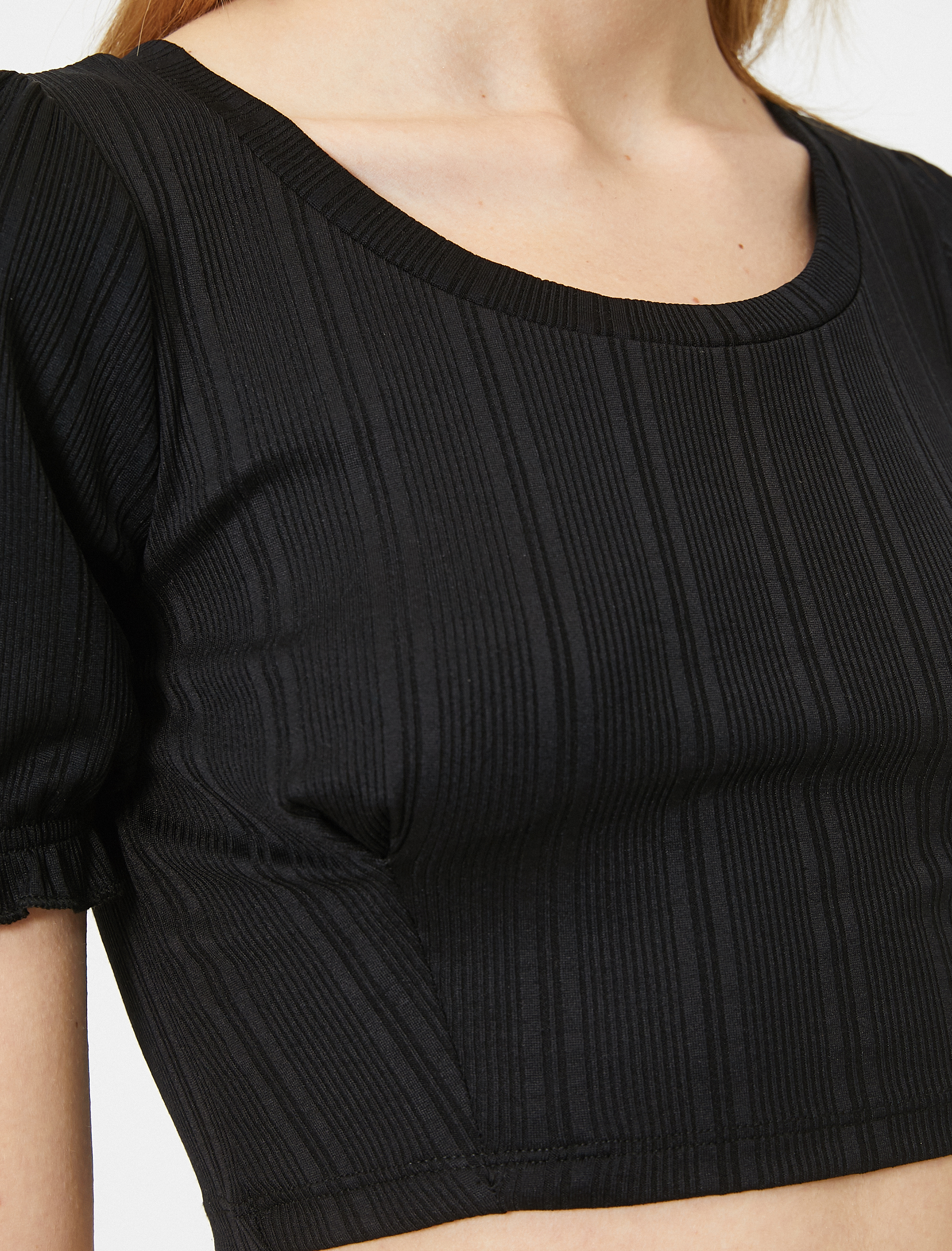   Fırfır Detaylı Tişört