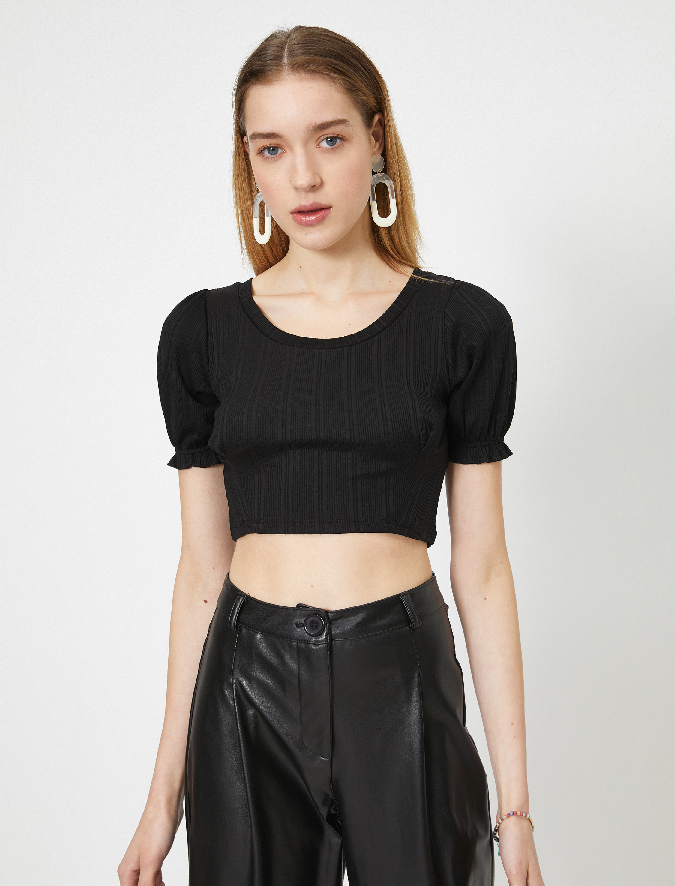   Fırfır Detaylı Tişört