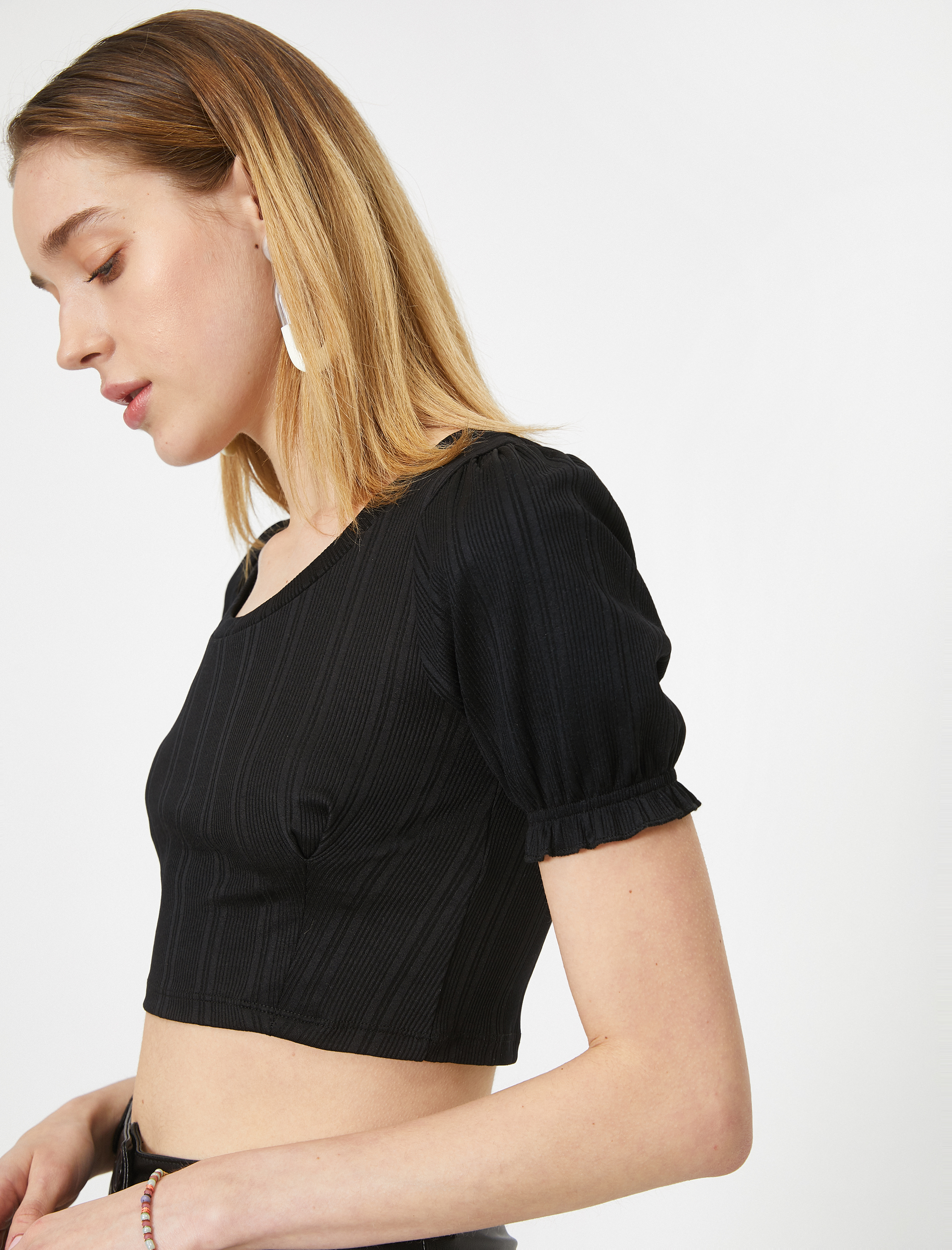   Fırfır Detaylı Tişört