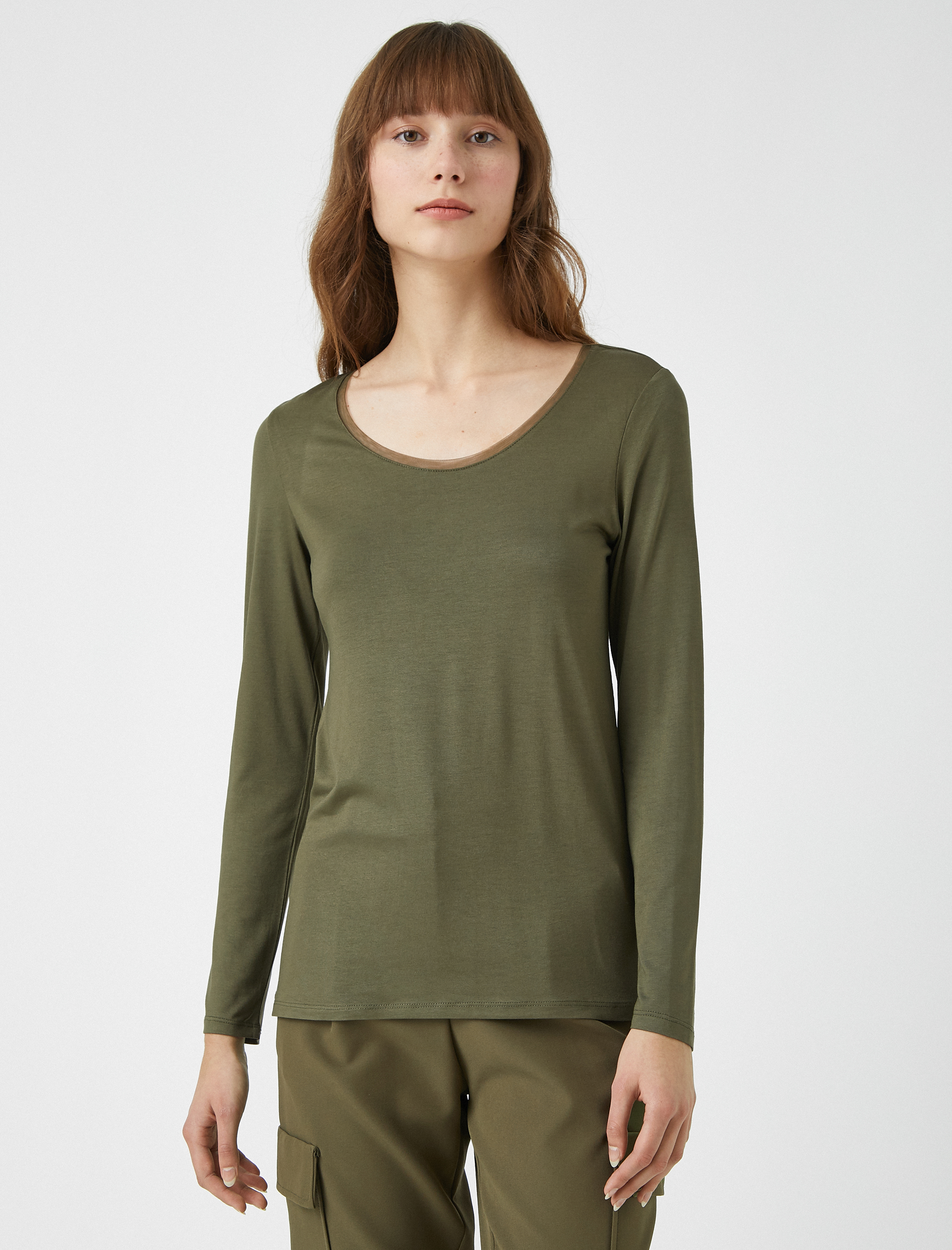   Uzun Kollu Tişört Tül Detaylı Yuvarlak Yaka