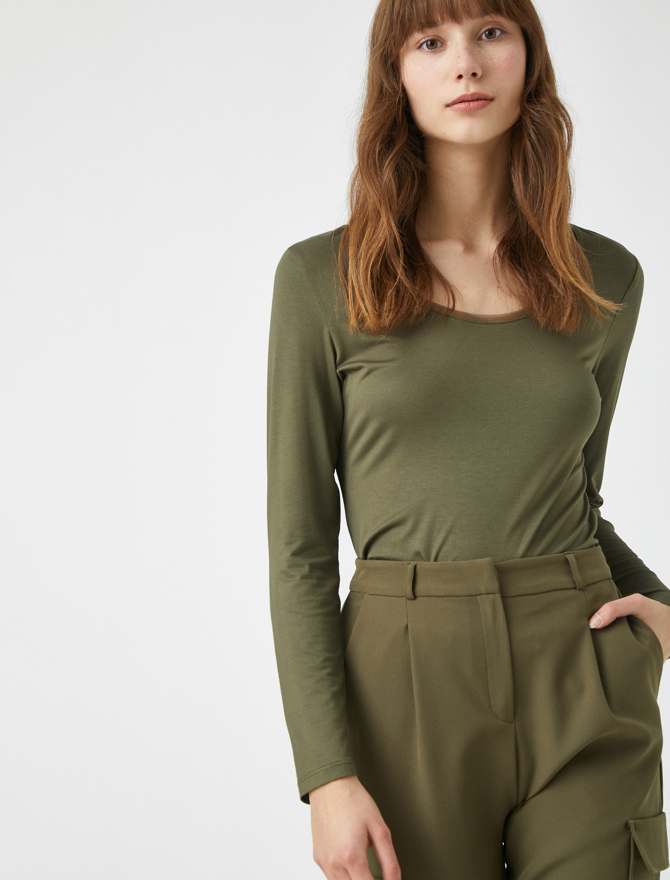   Uzun Kollu Tişört Tül Detaylı Yuvarlak Yaka