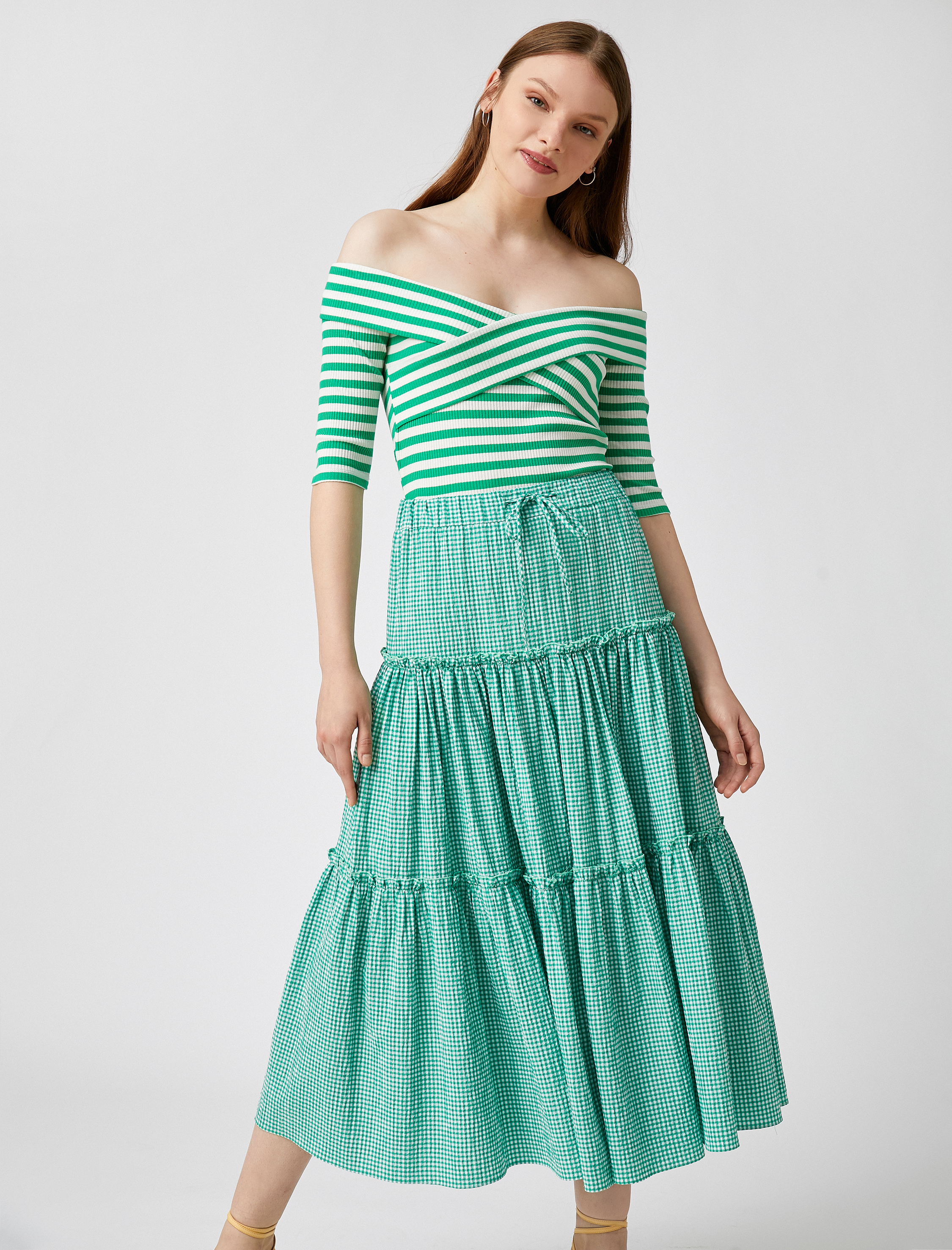   Omzu Açık Tişört