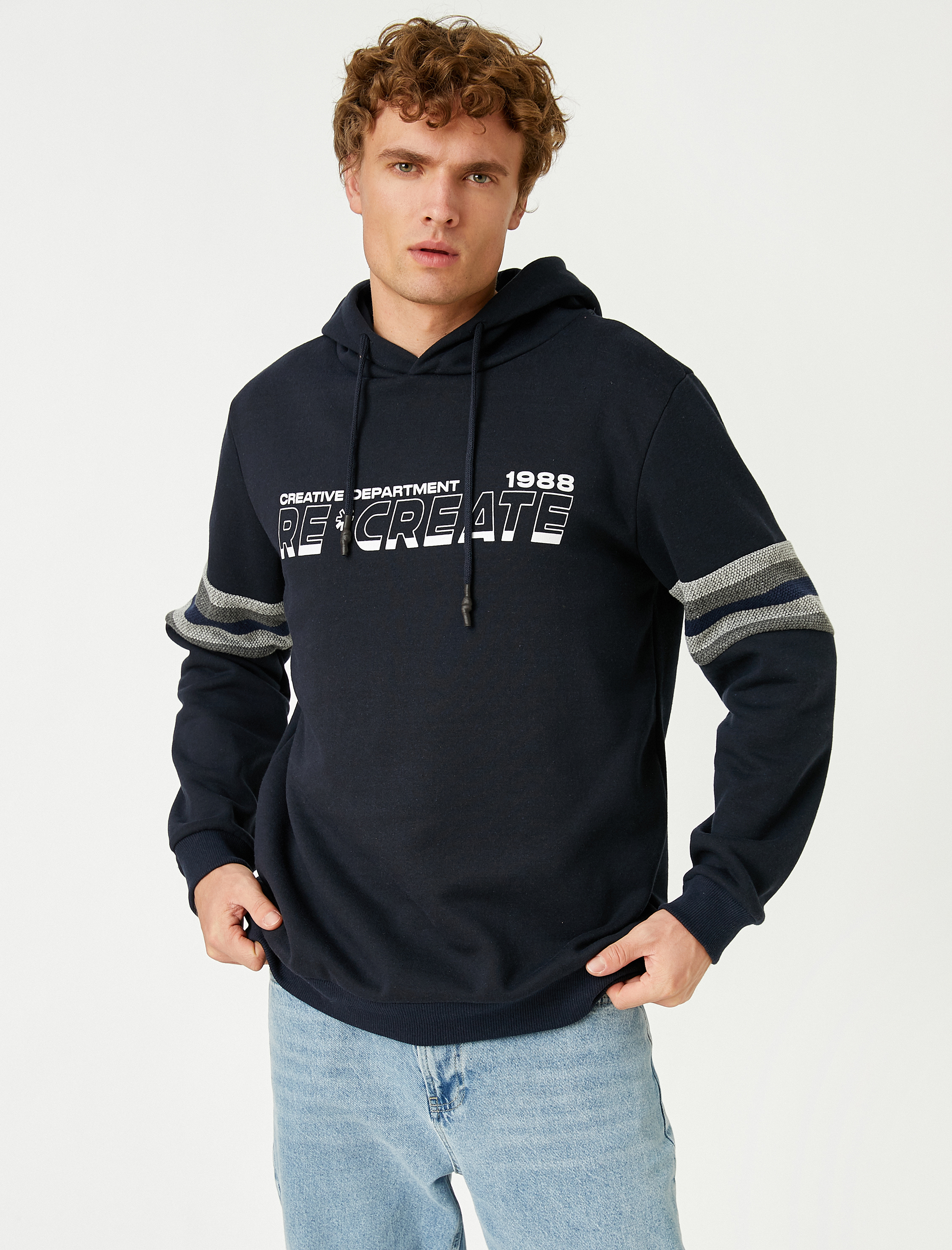   Kolu Şeritli Kapüşonlu Sweatshirt