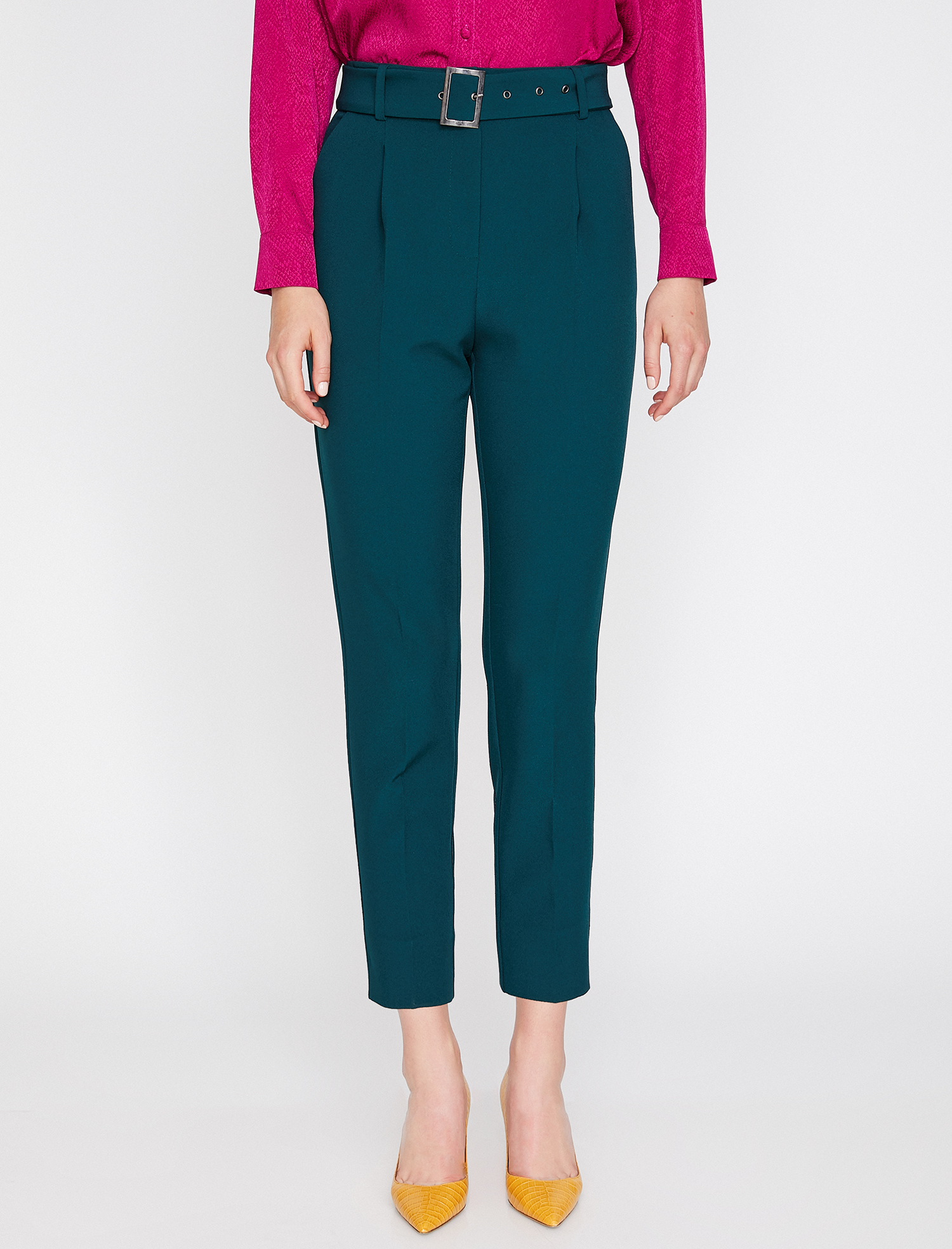   Kemerli Havuç Kesim Pantolon