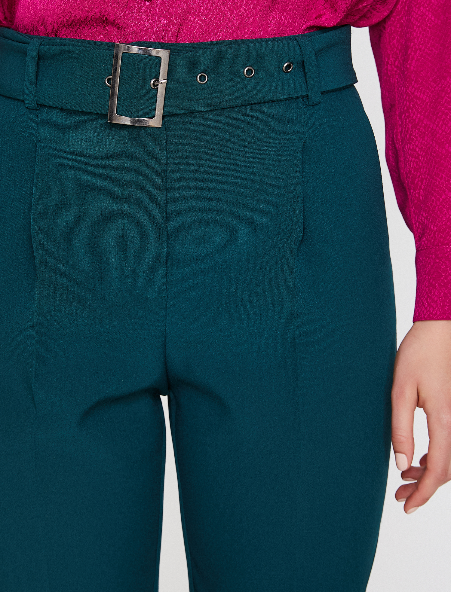   Kemerli Havuç Kesim Pantolon