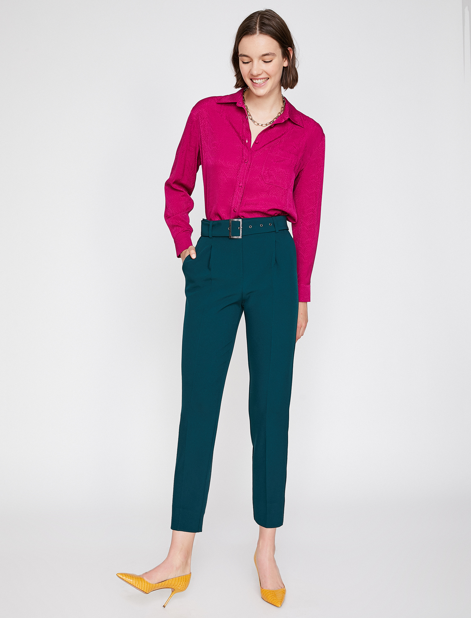   Kemerli Havuç Kesim Pantolon