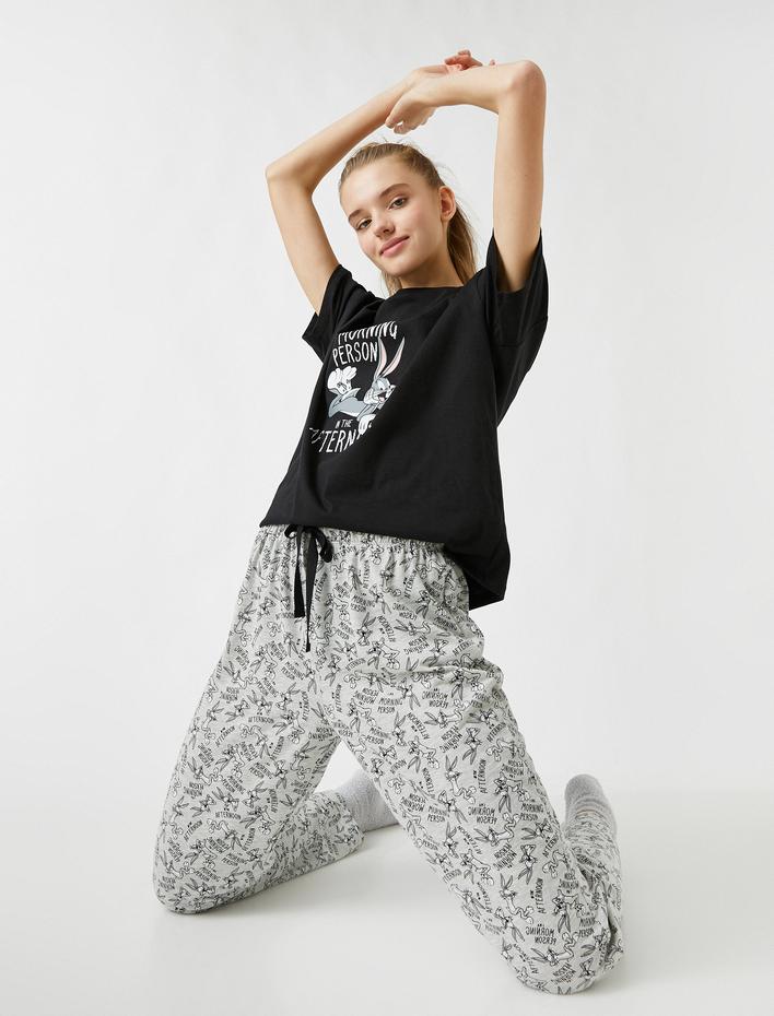  Bugs Bunny Lisanslı Pamuklu Kısa Kollu Pijama Takımı