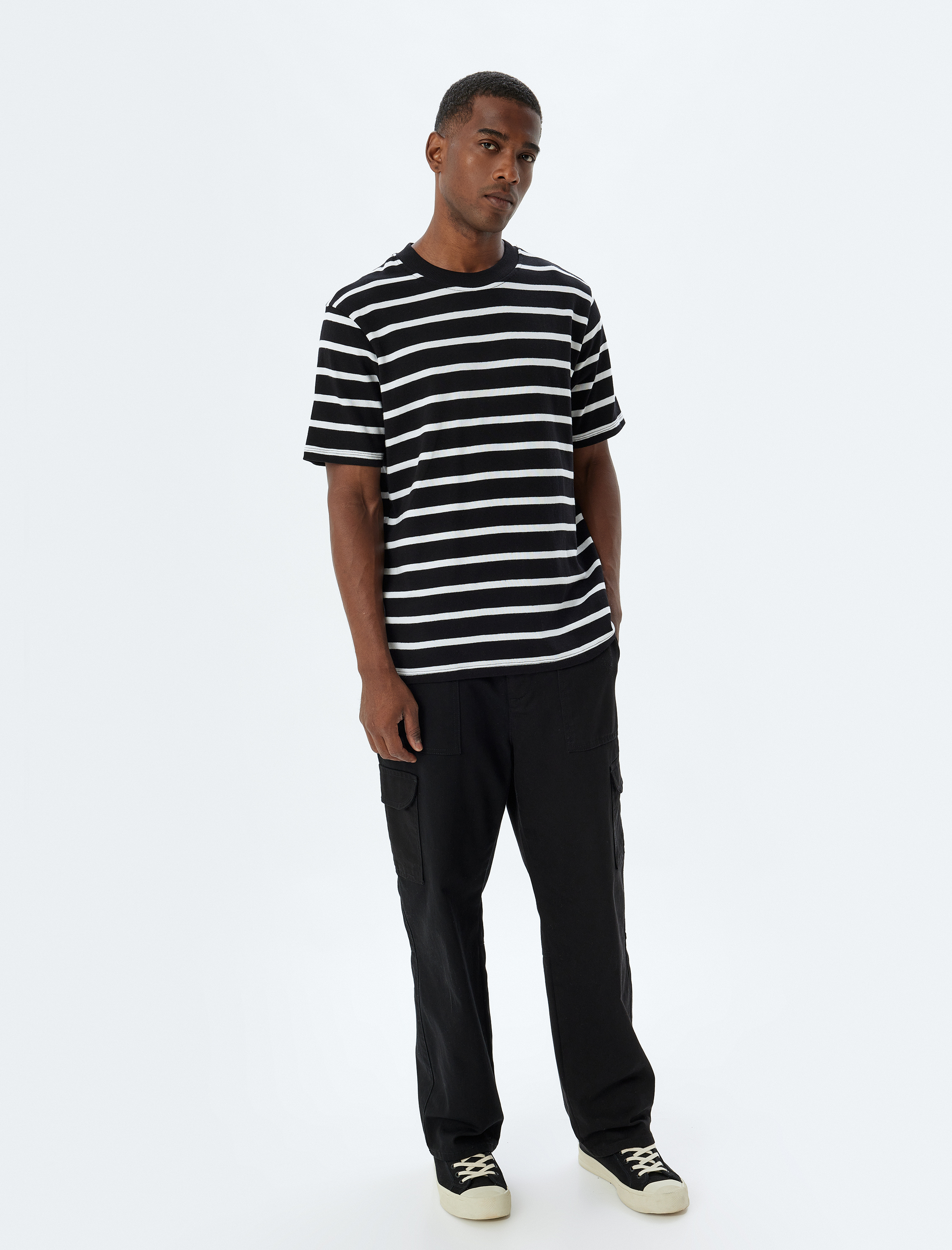   Bisiklet Yaka Pamuklu Kısa Kollu Tişört