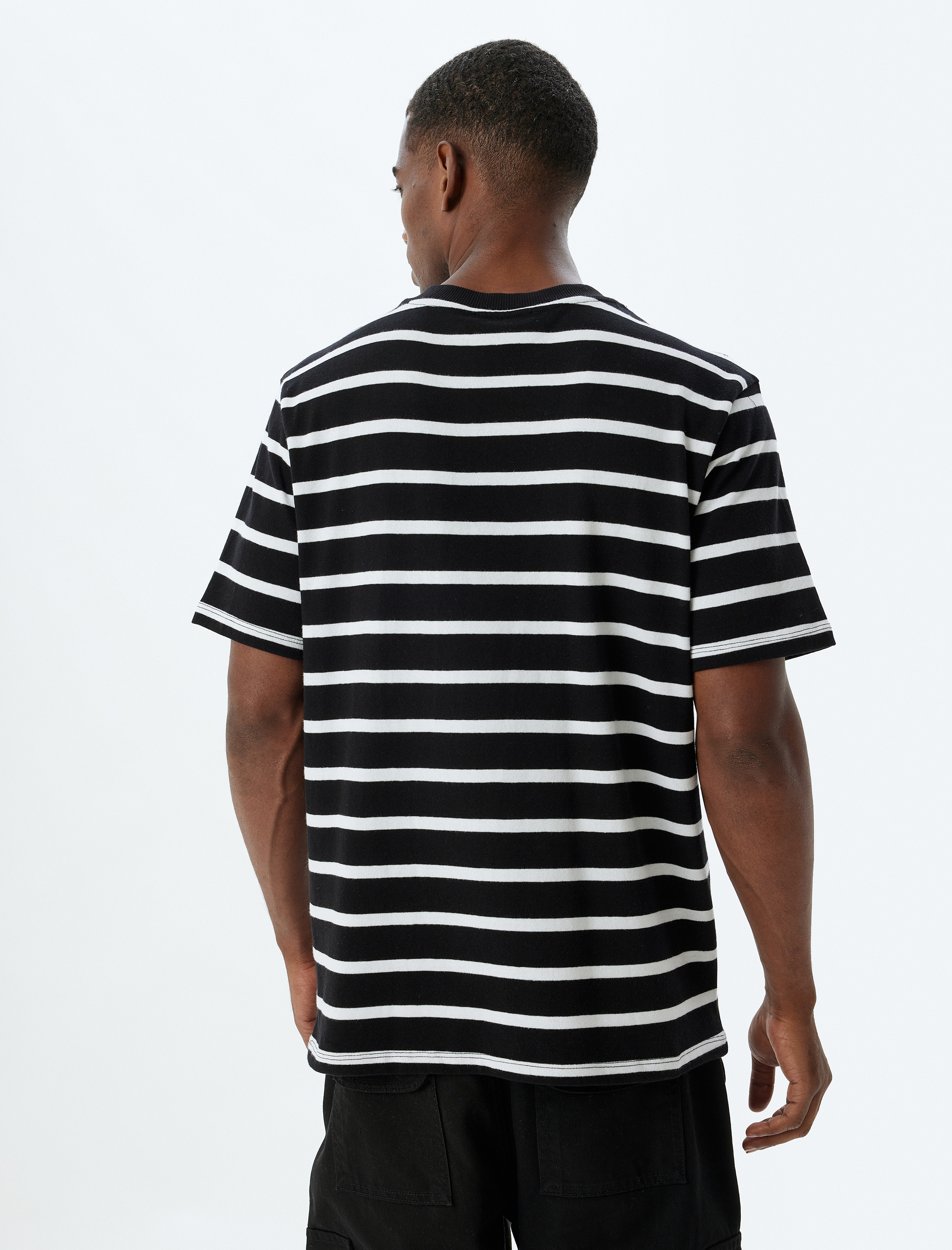   Bisiklet Yaka Pamuklu Kısa Kollu Tişört