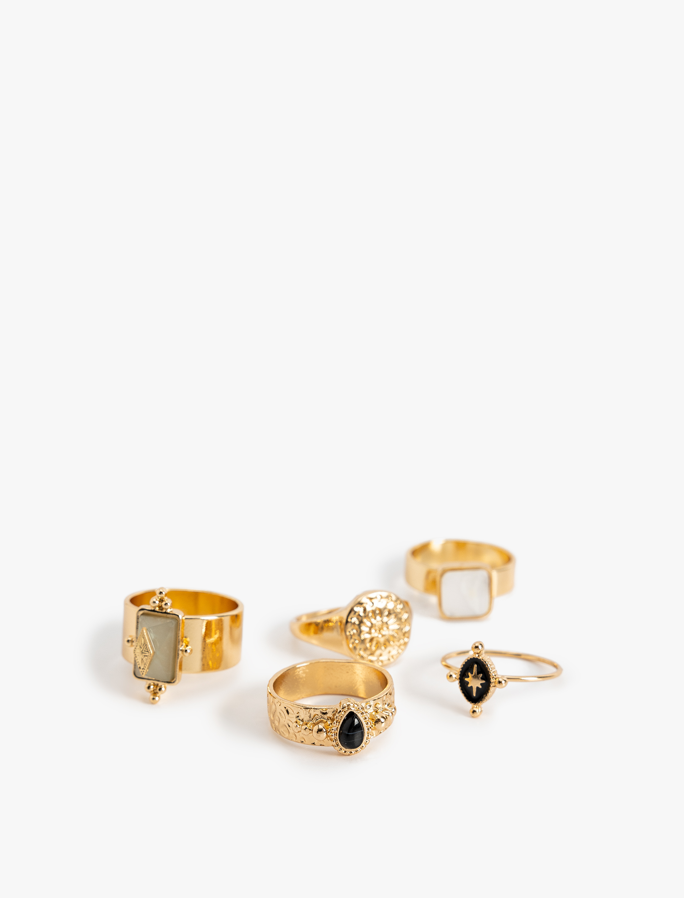  Kadın Taş Detaylı Çelik Karışımlı İşlemeli 5'li Yüzük Seti