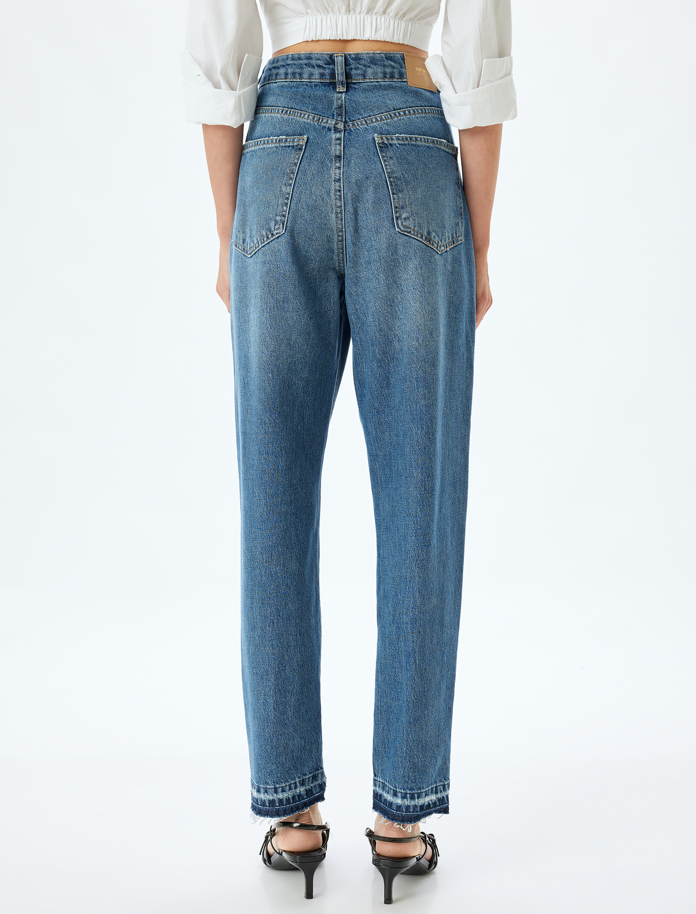   Normal Bel Kısa Paça Düğmeli Denim Pantolon - Mom Fit Jeans